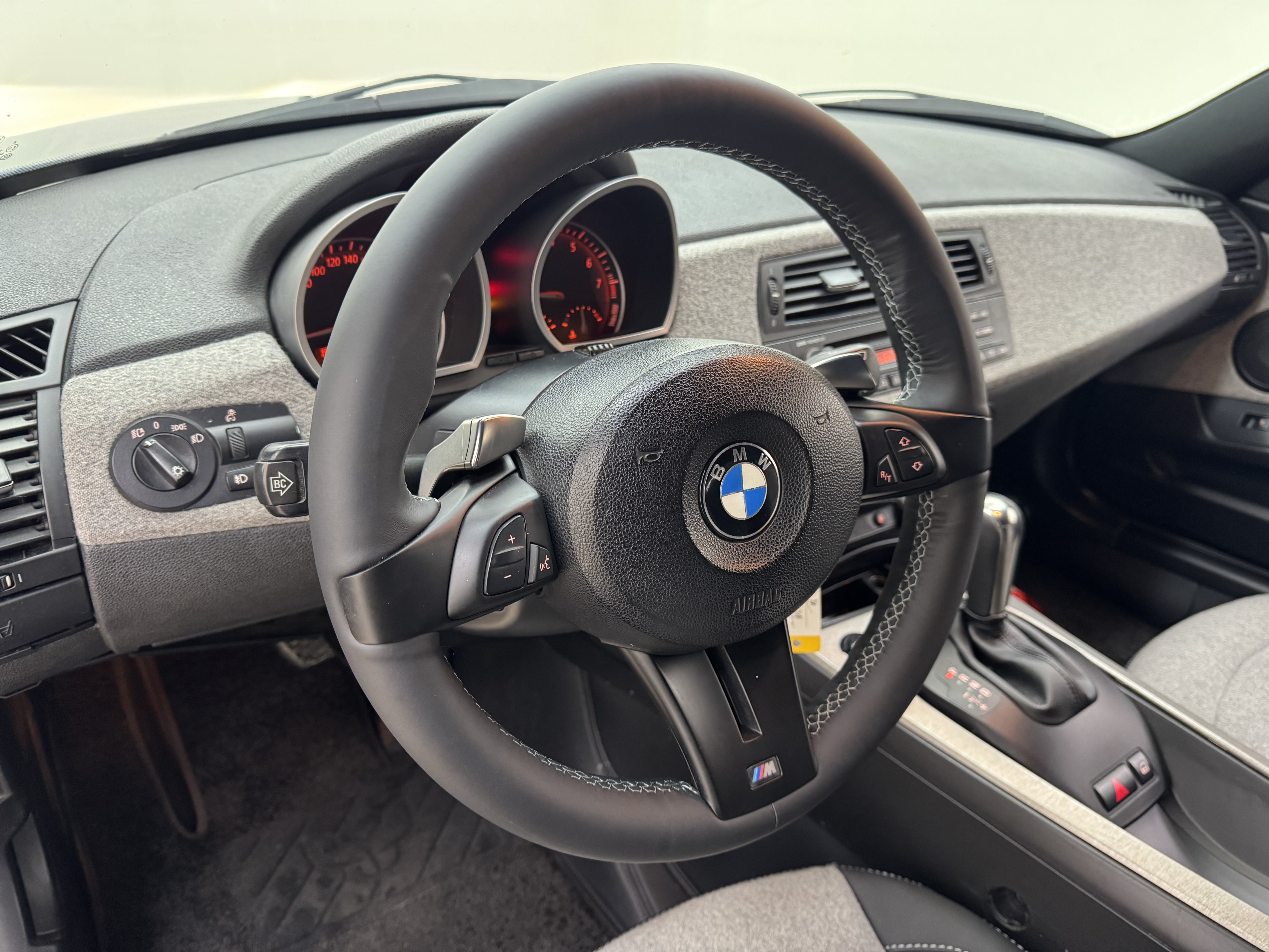 BMW Z4 2009 car image #16