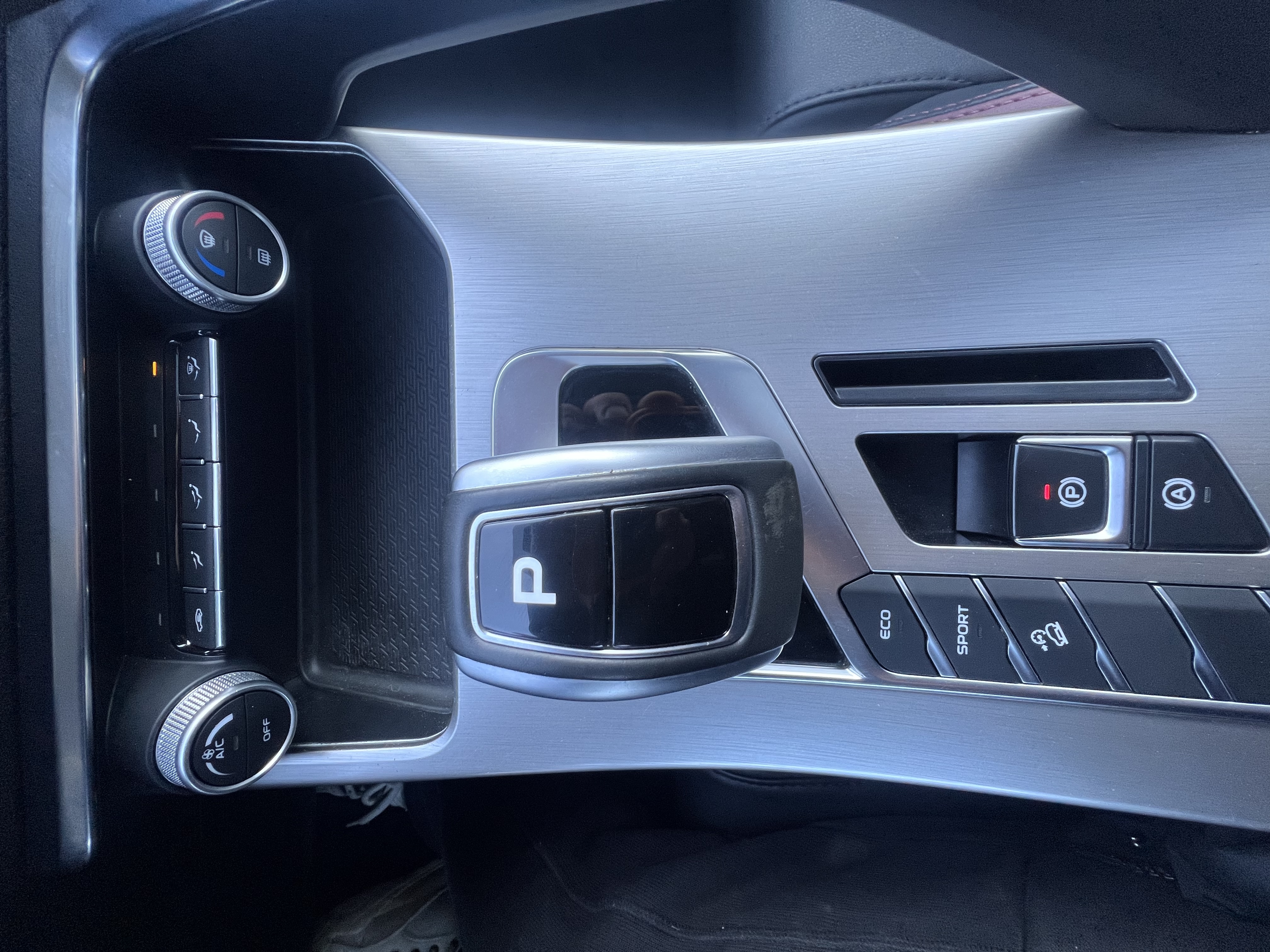 GEELY Coolray 2021 car image #16