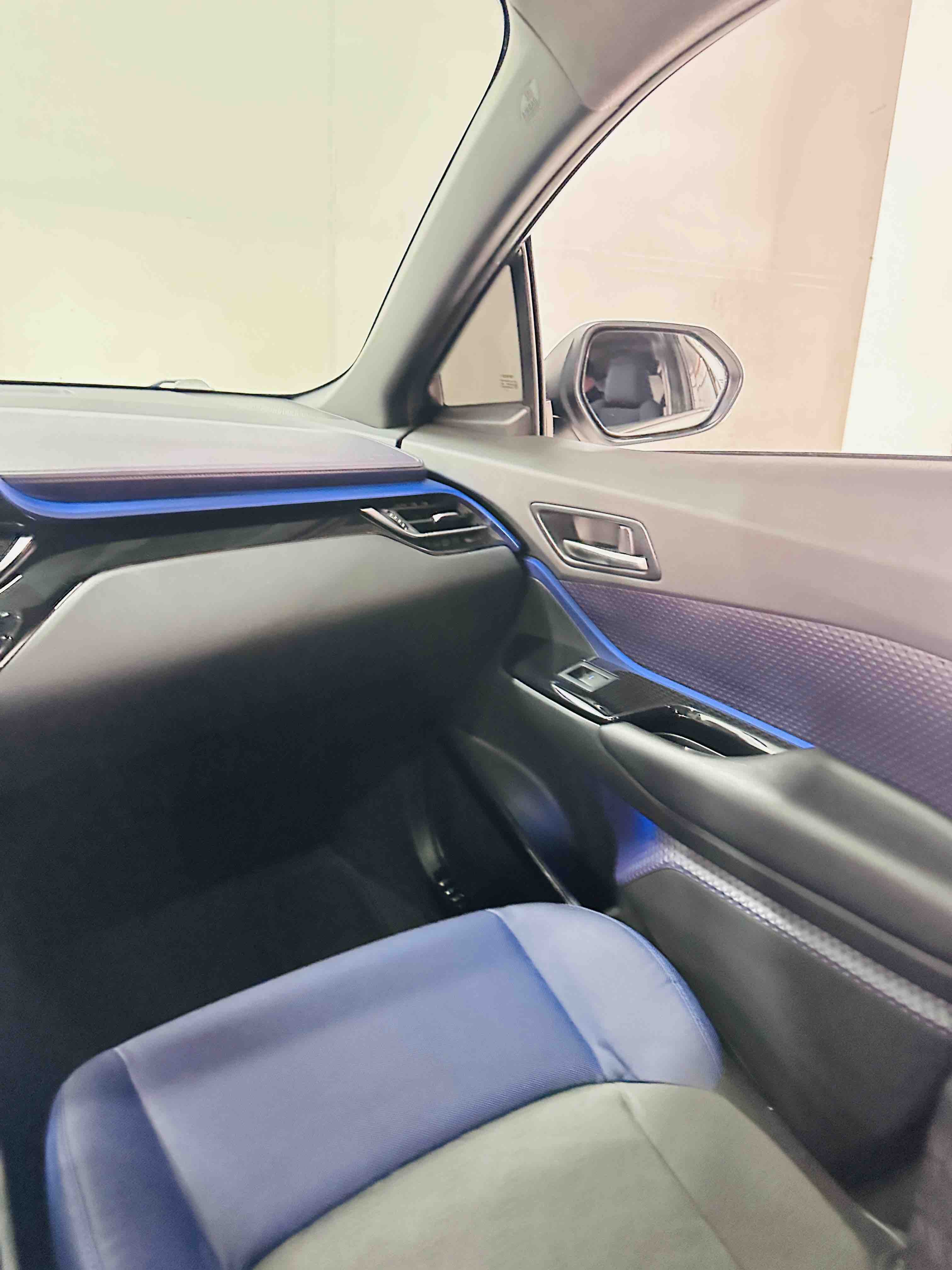 Toyota C-HR EV 2021 immagine di auto #16