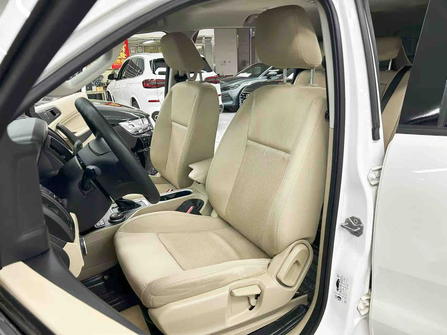 Ford Everest 2020 car image #16