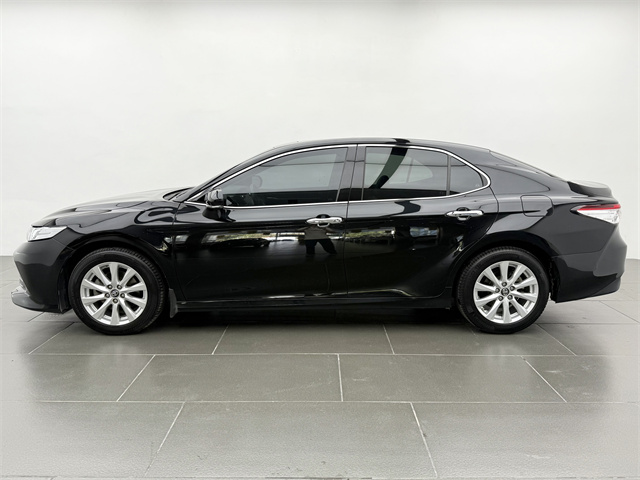 Toyota Camry 2021 car image #16