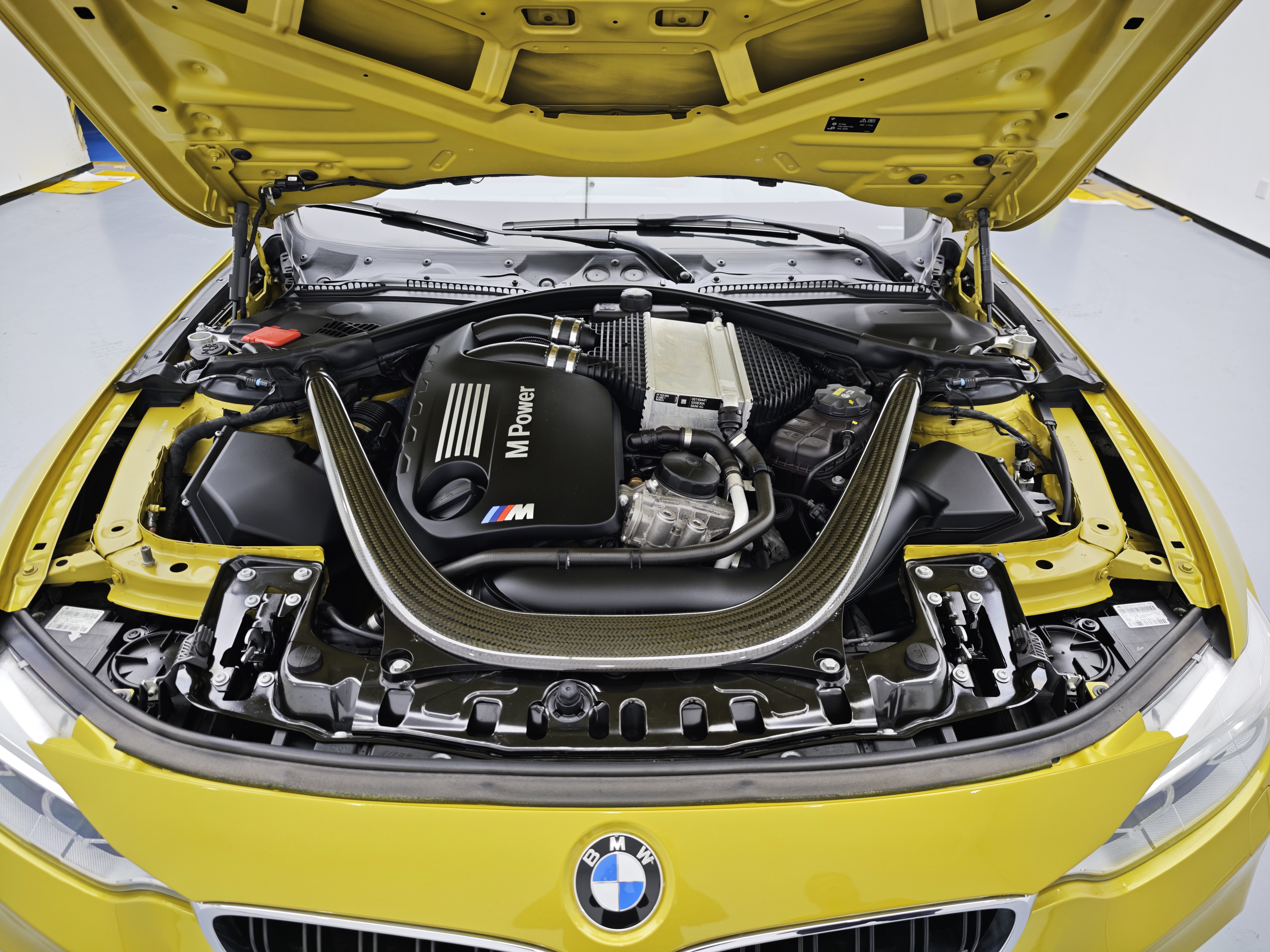 BMW M4 2016 car image #16