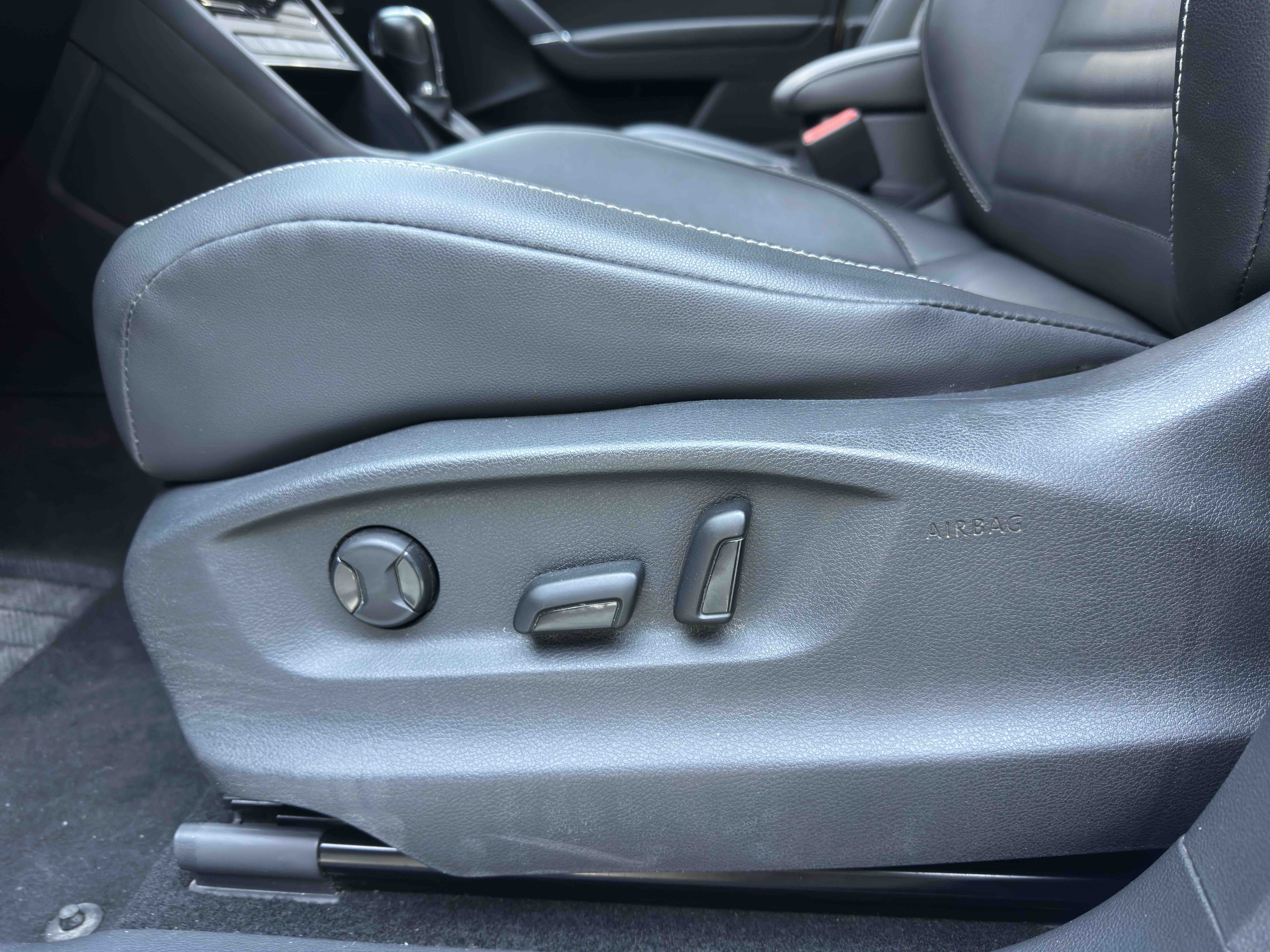 Volkswagen Touran 2022 #16 Volkswagen Touran 2022 car image #16