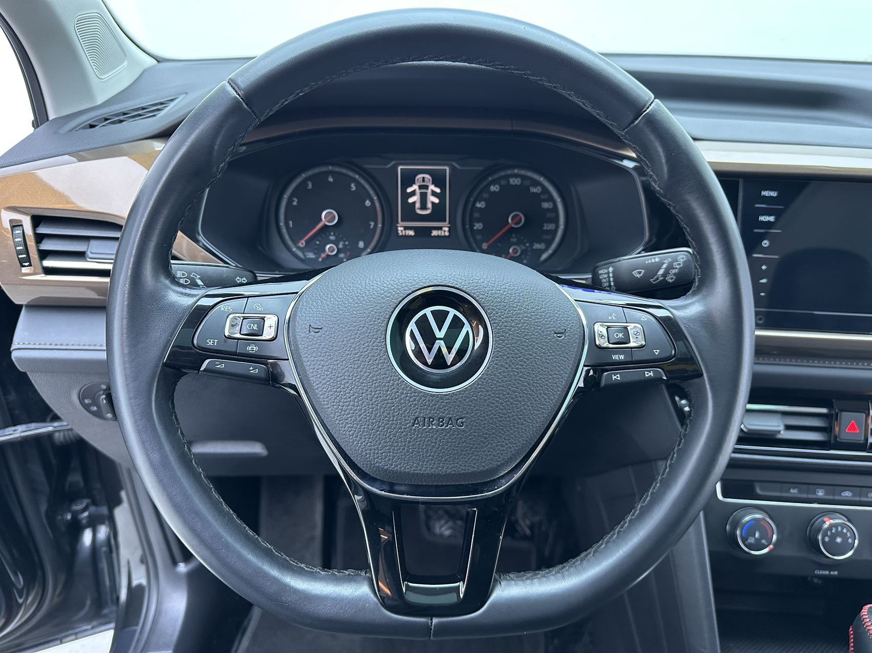 Volkswagen Tharu 2022 car image #16