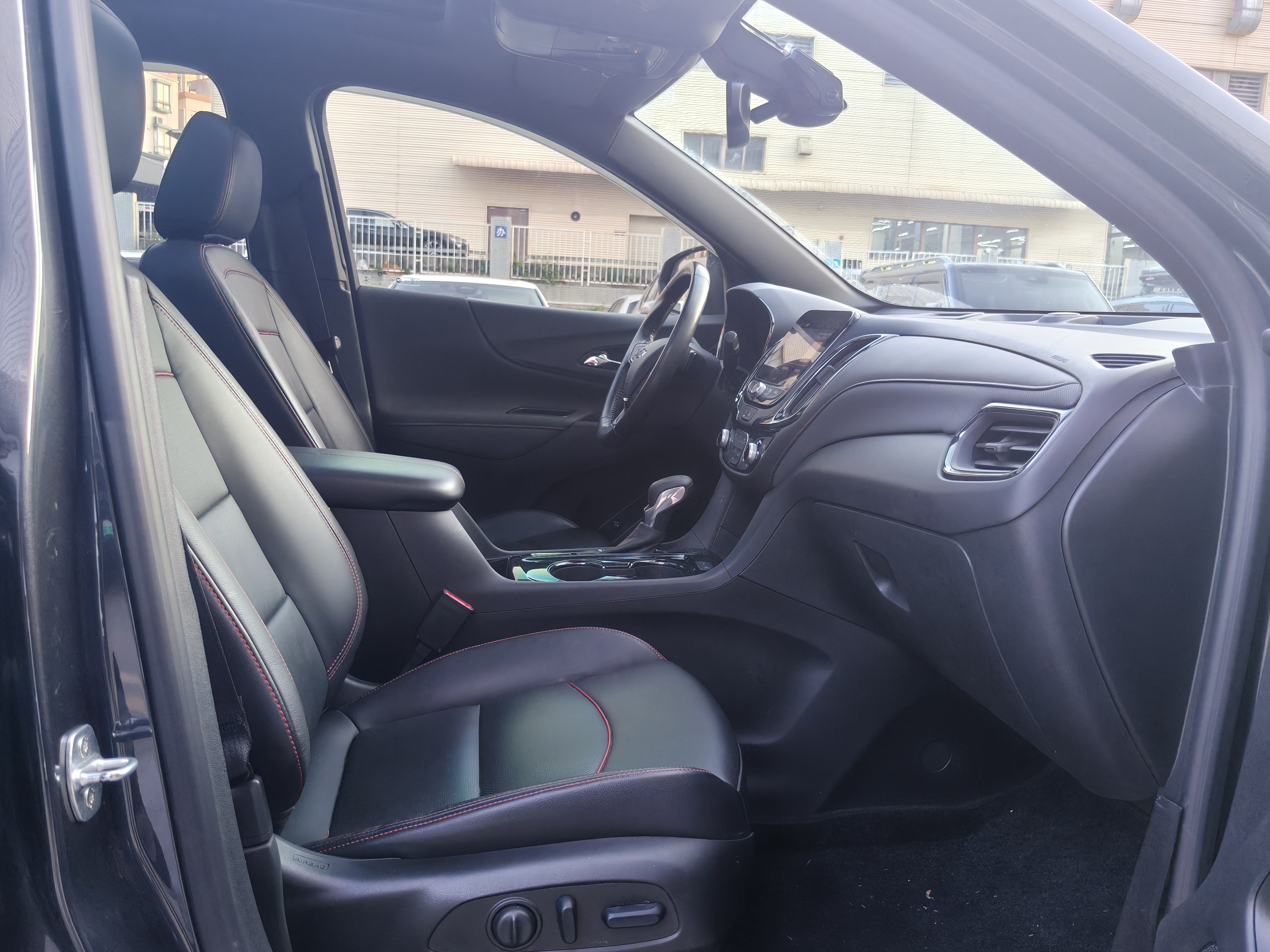 Chevrolet Equinox 2021 car image #16