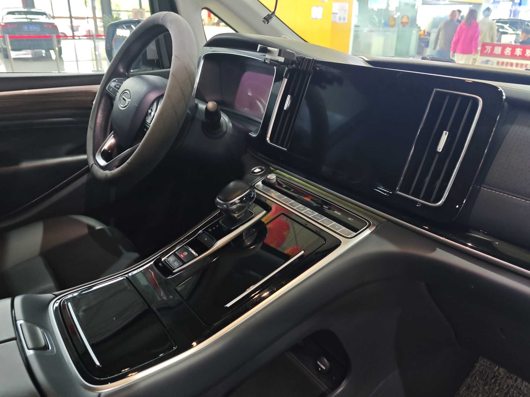 广汽传祺 传祺M8 2022 汽车图片 #16