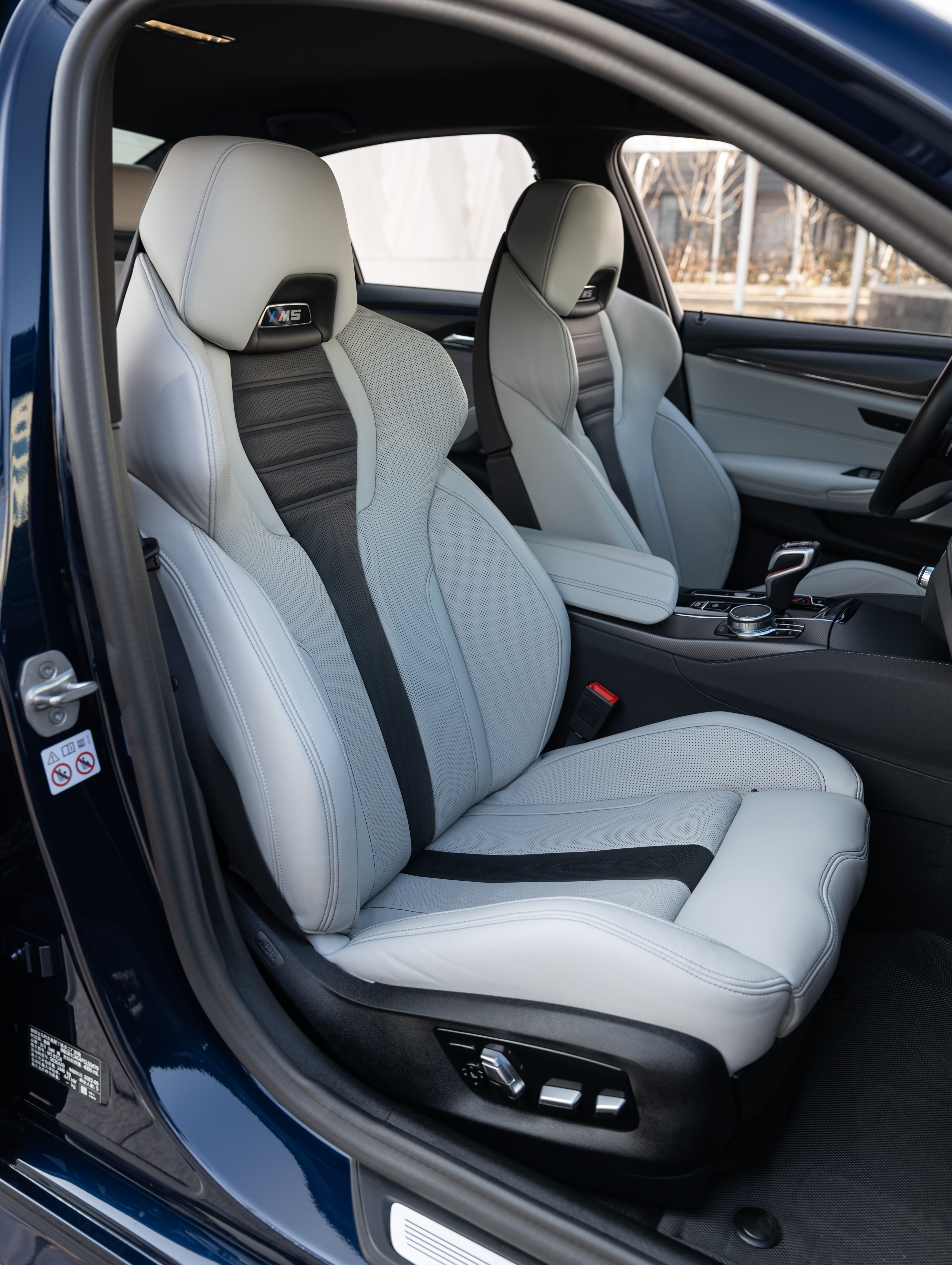 BMW M5 2023 изображение автомобиля #16