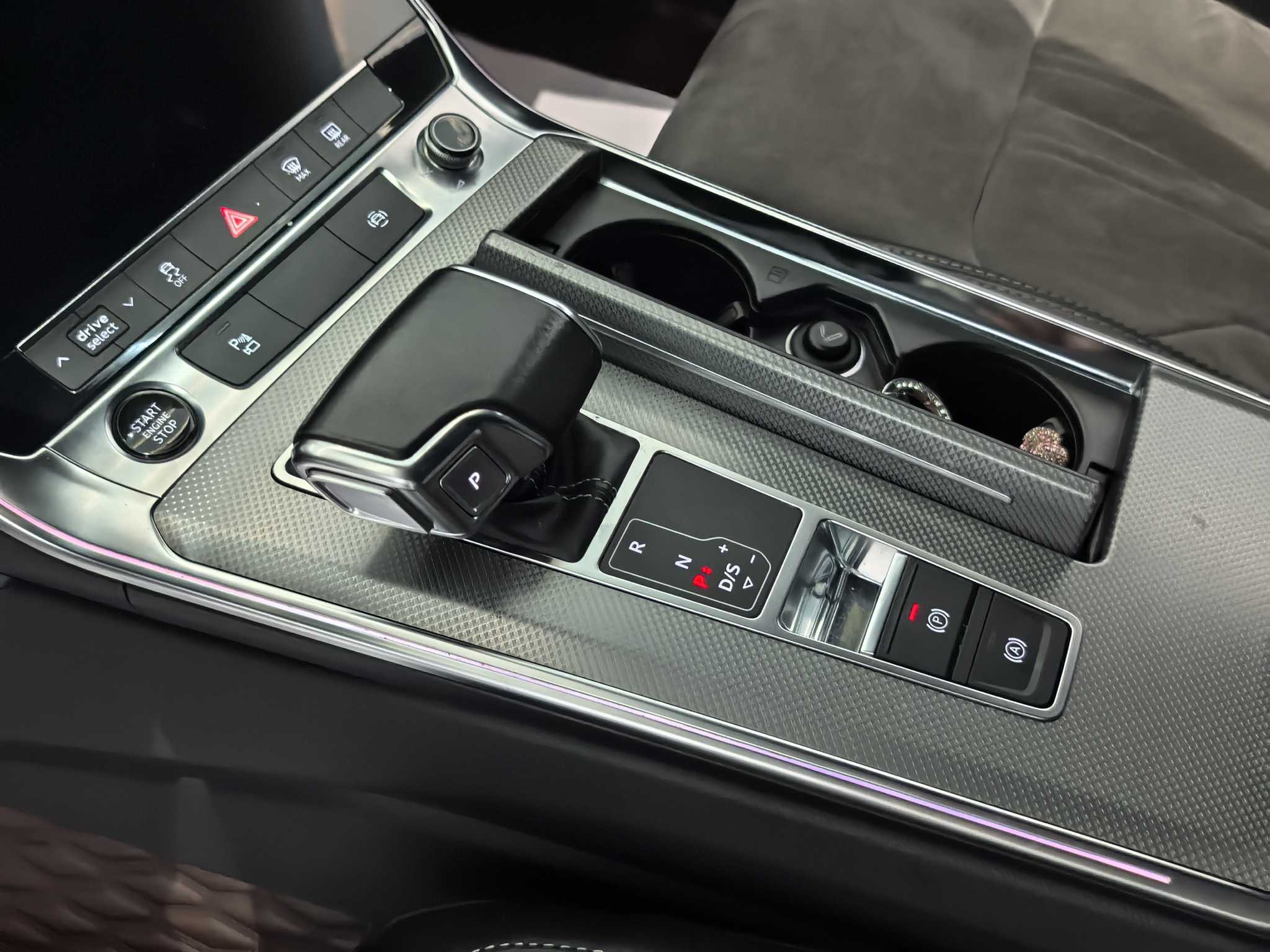 Audi A6L 2021 car image #16