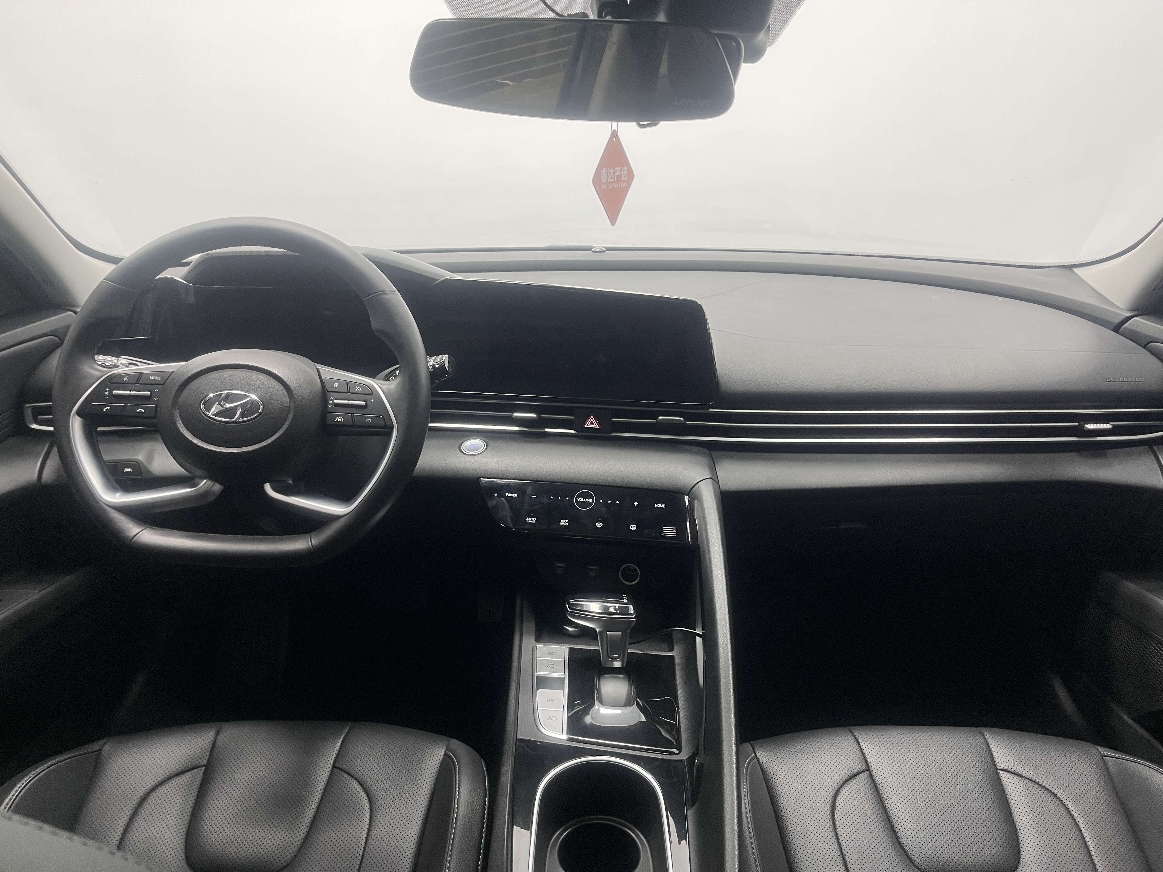 Hyundai Elantra 2021 immagine di auto #16