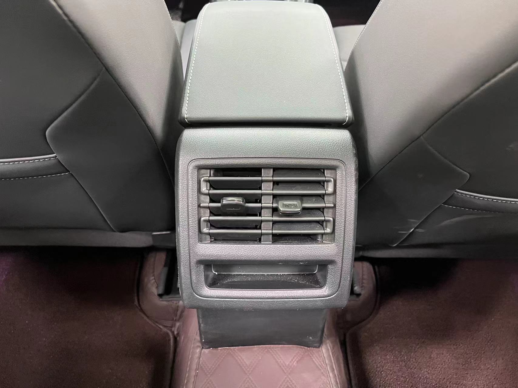 Volkswagen Golf 2022 car image #16