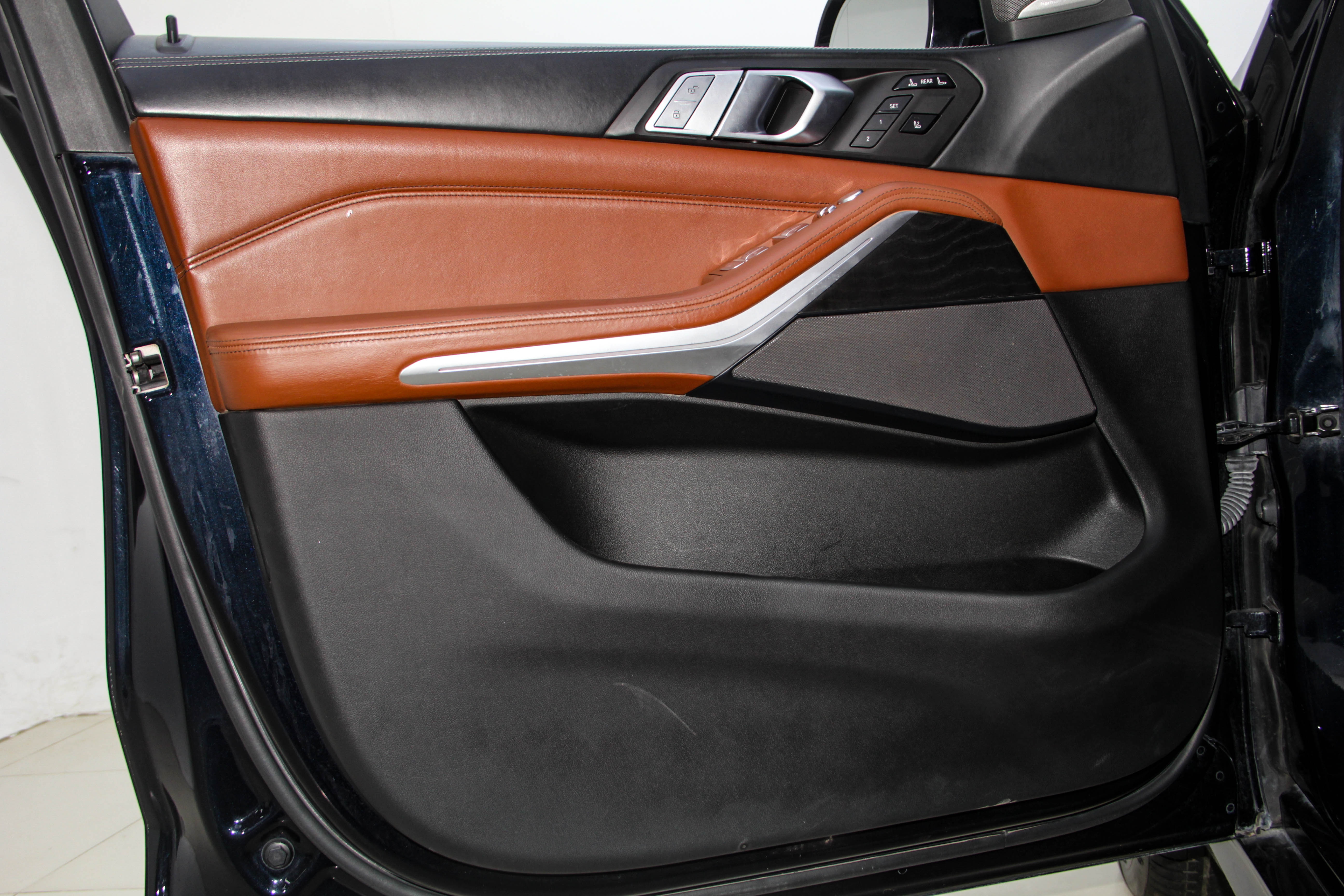 BMW X7 2021 immagine di auto #16