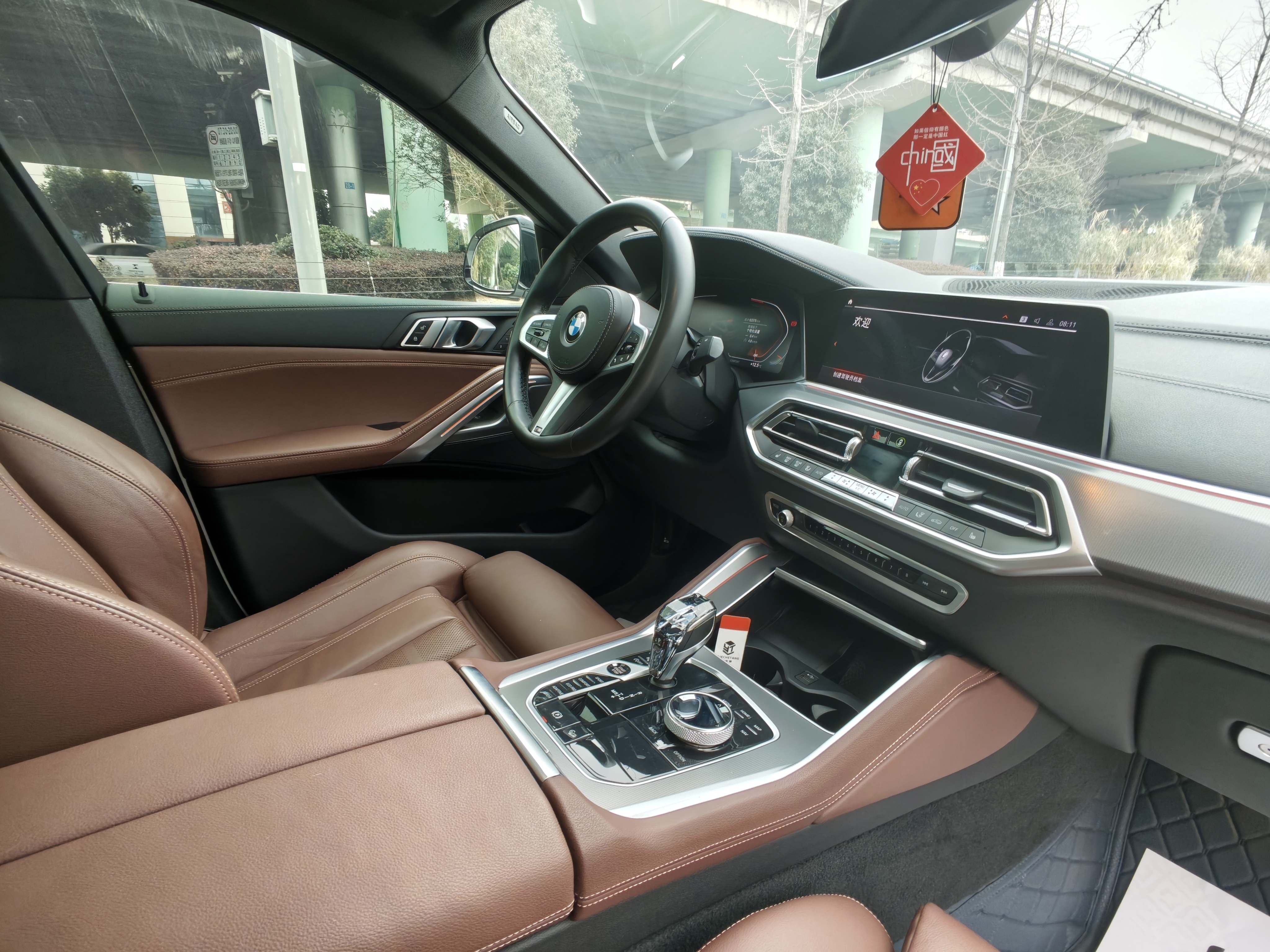 BMW X6 2021 car image #16