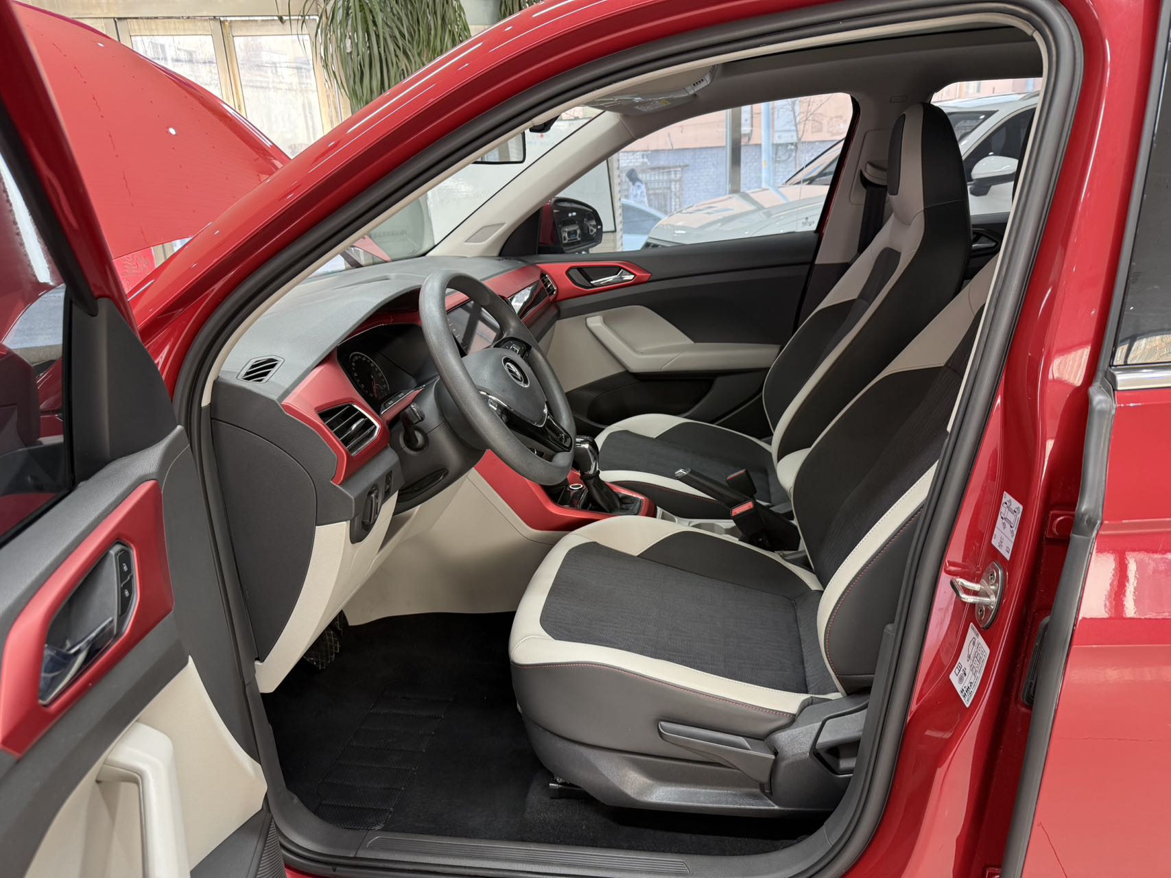 Volkswagen T-Cross 2021 #16 Volkswagen T-Cross 2021 car image #16