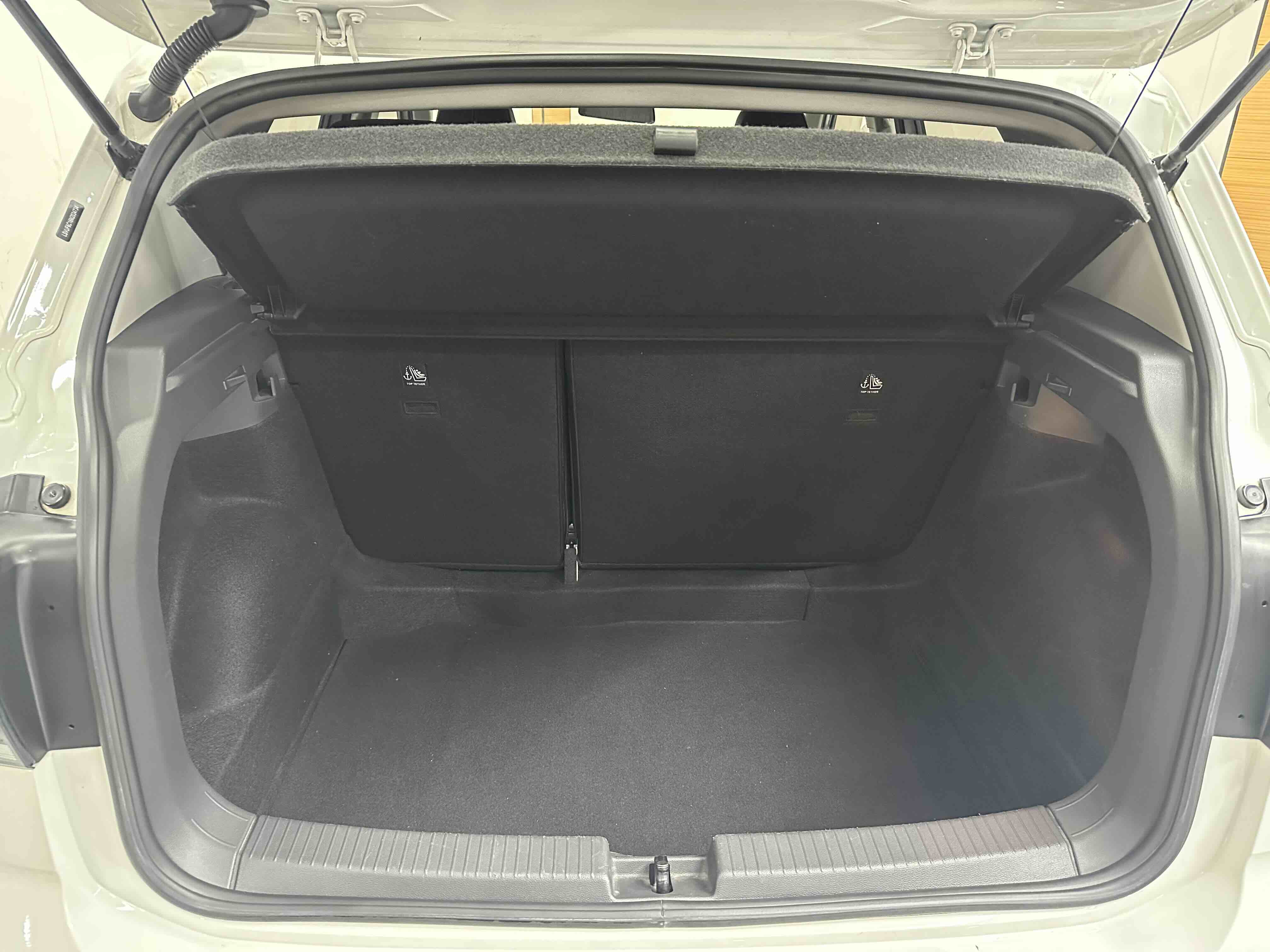 Volkswagen T-Cross 2021 car image #16