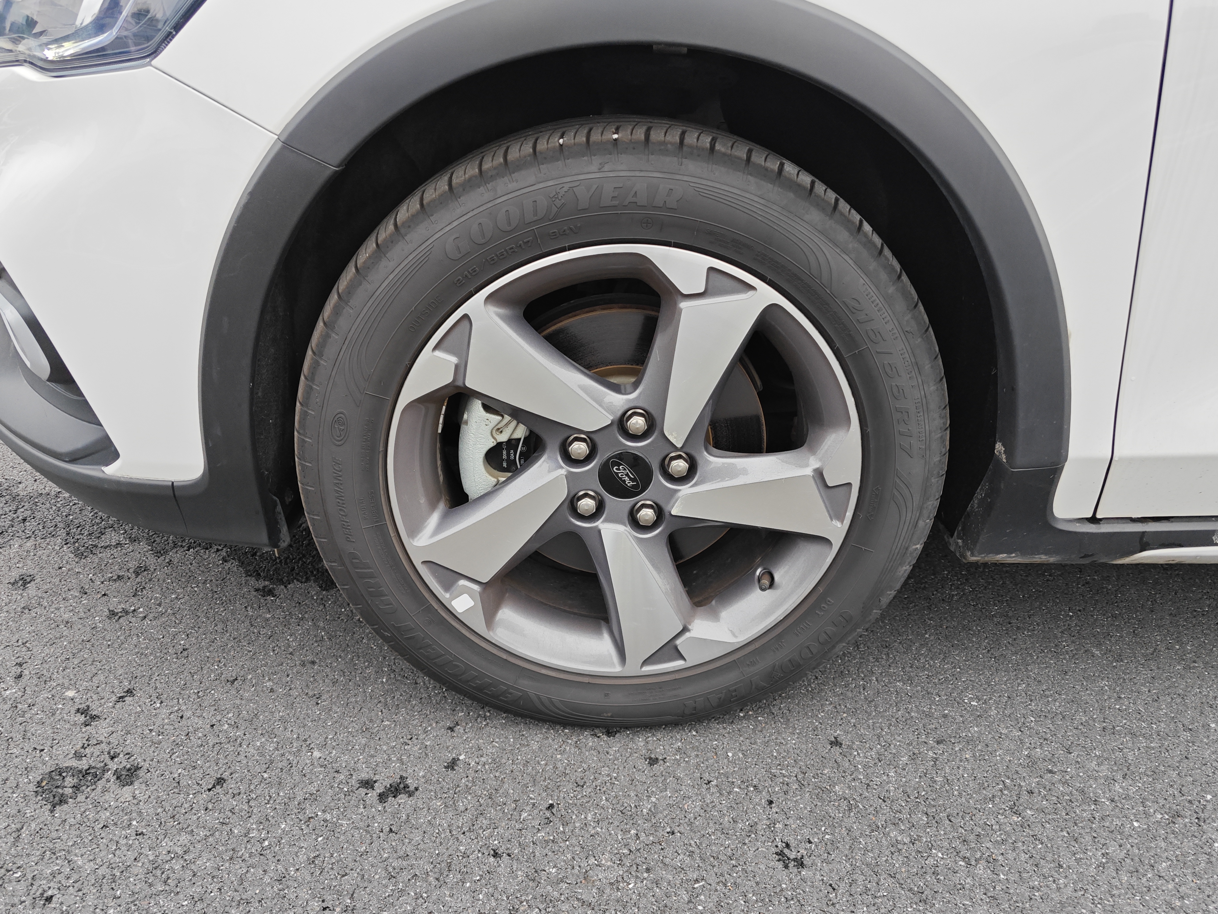 Ford Focus Active 2022 #16 Ford Focus Active 2022 صورة سيارة #16