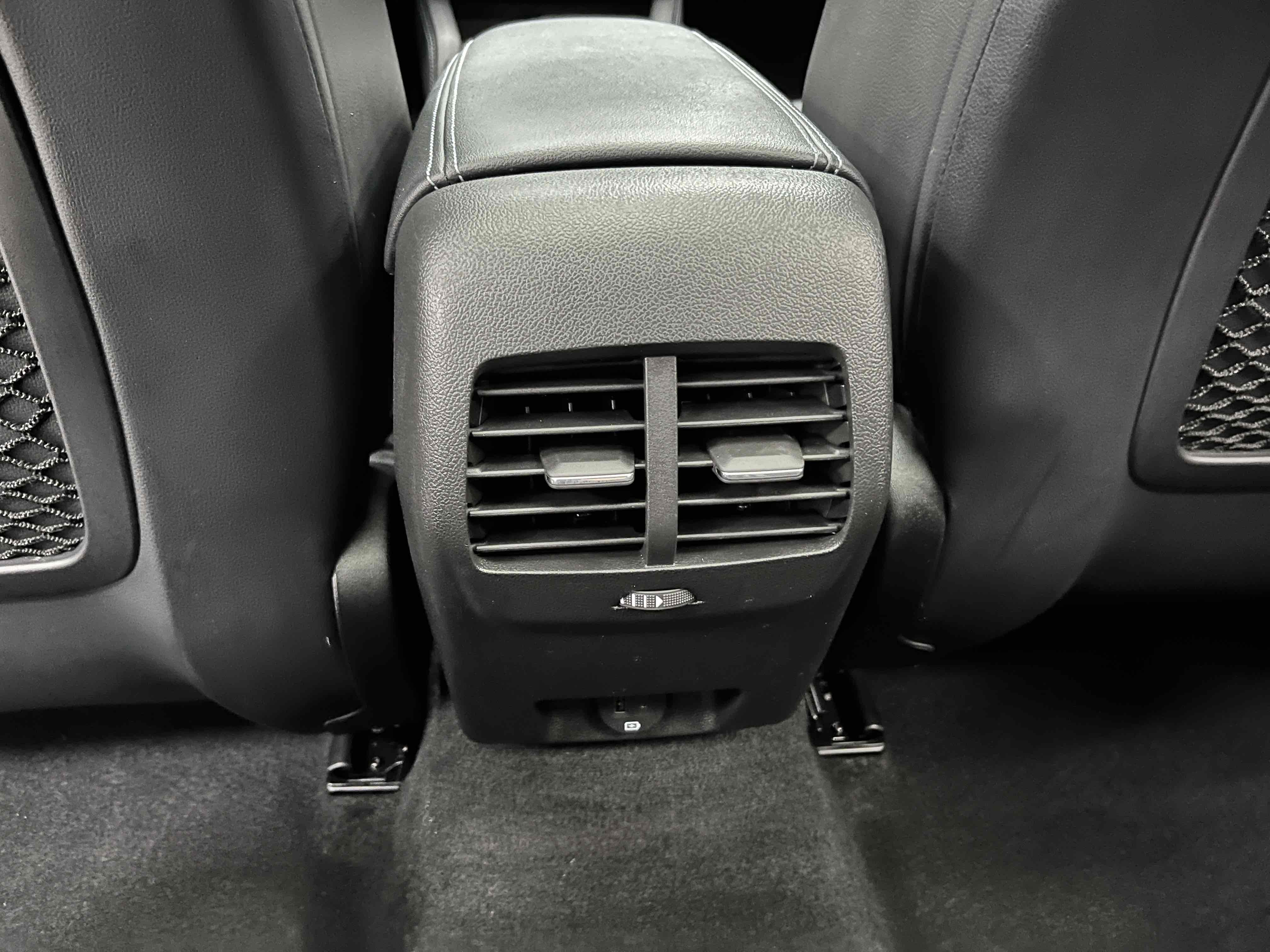 Ford Focus Active 2021 car image #16