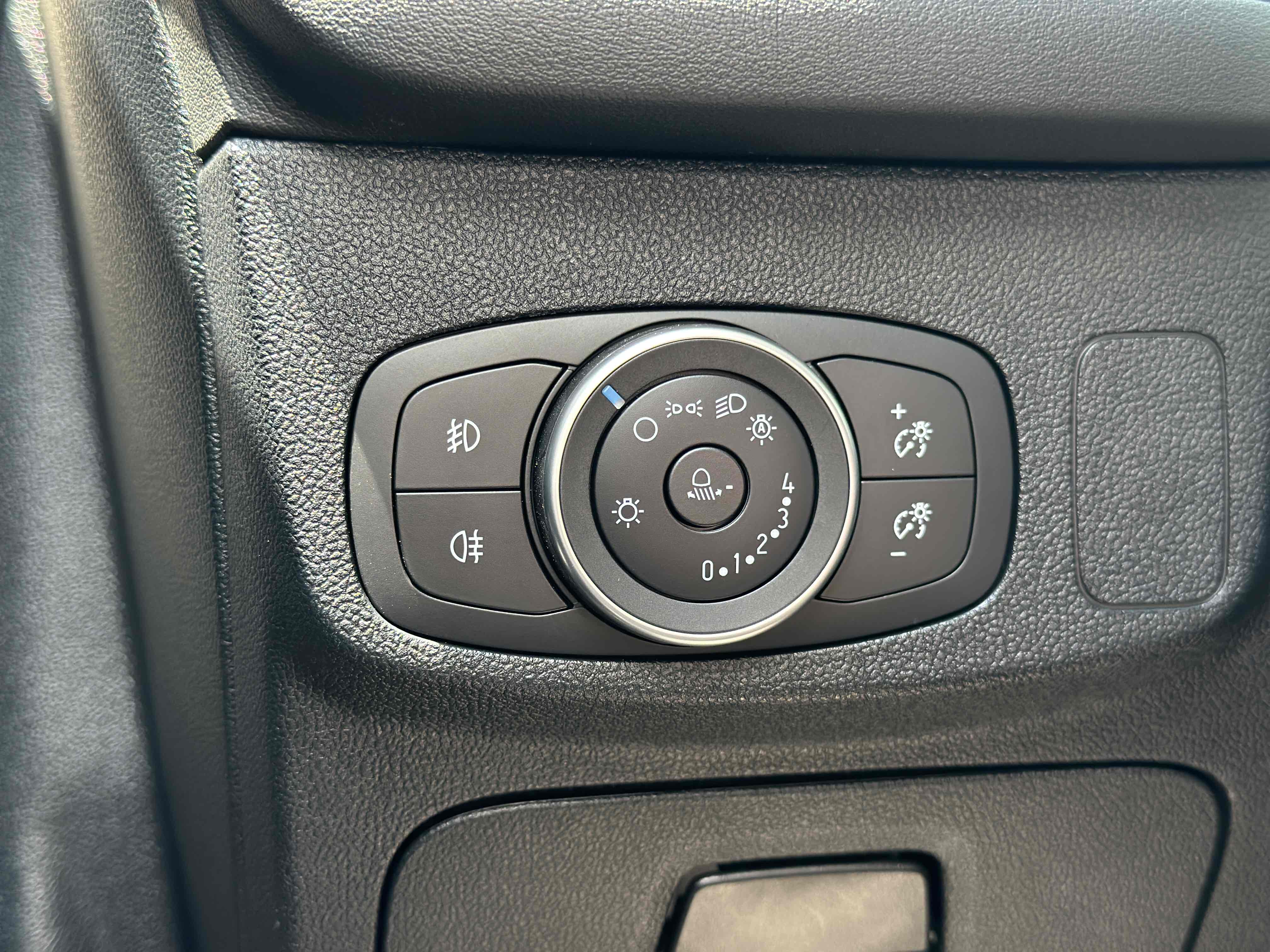 Ford Focus Active 2021 car image #16