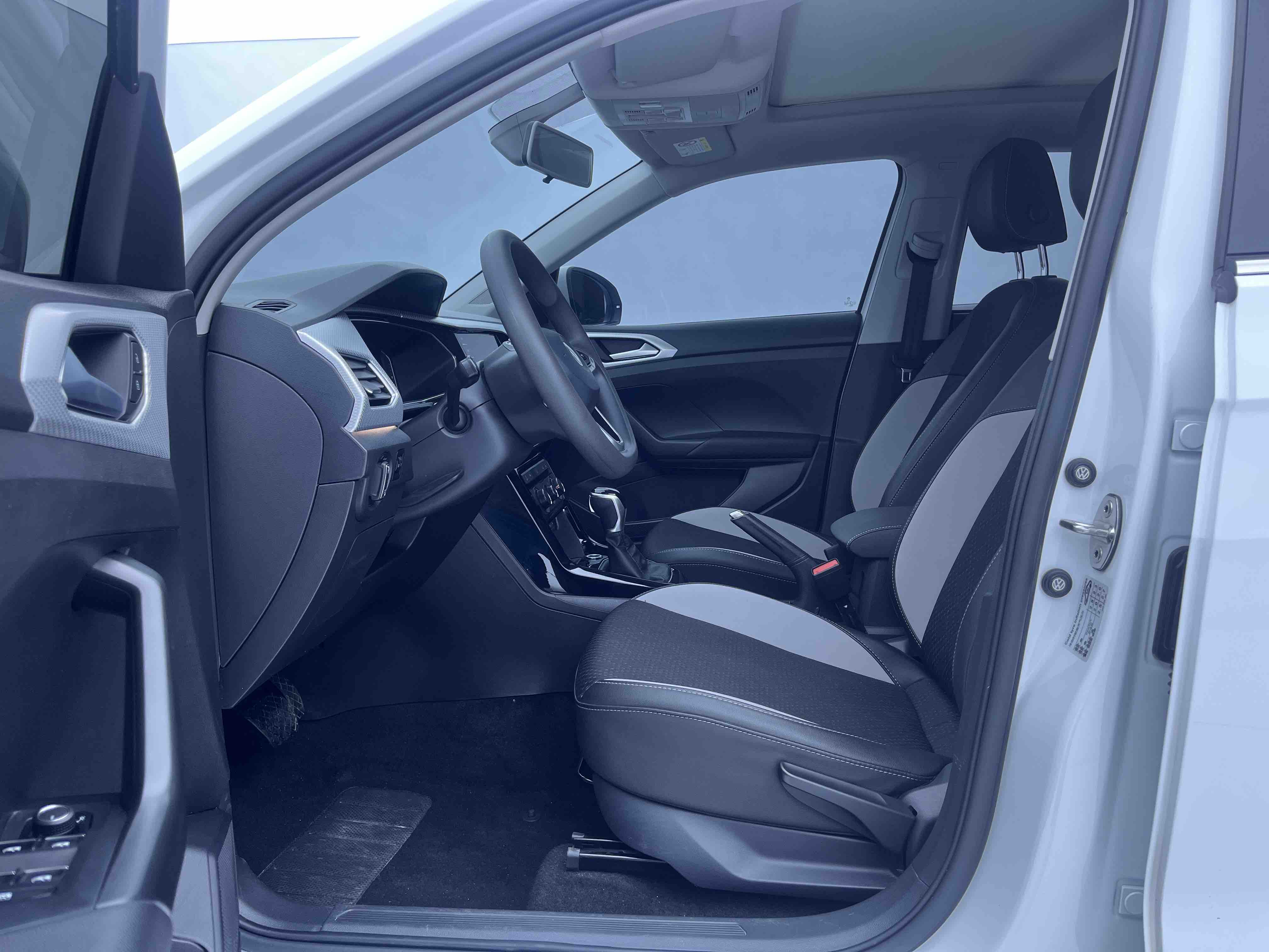 Volkswagen Tacqua 2023 car image #16