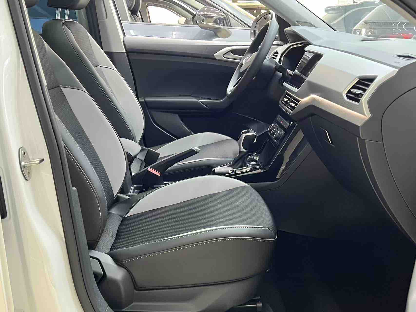 Volkswagen Tacqua 2022 car image #16