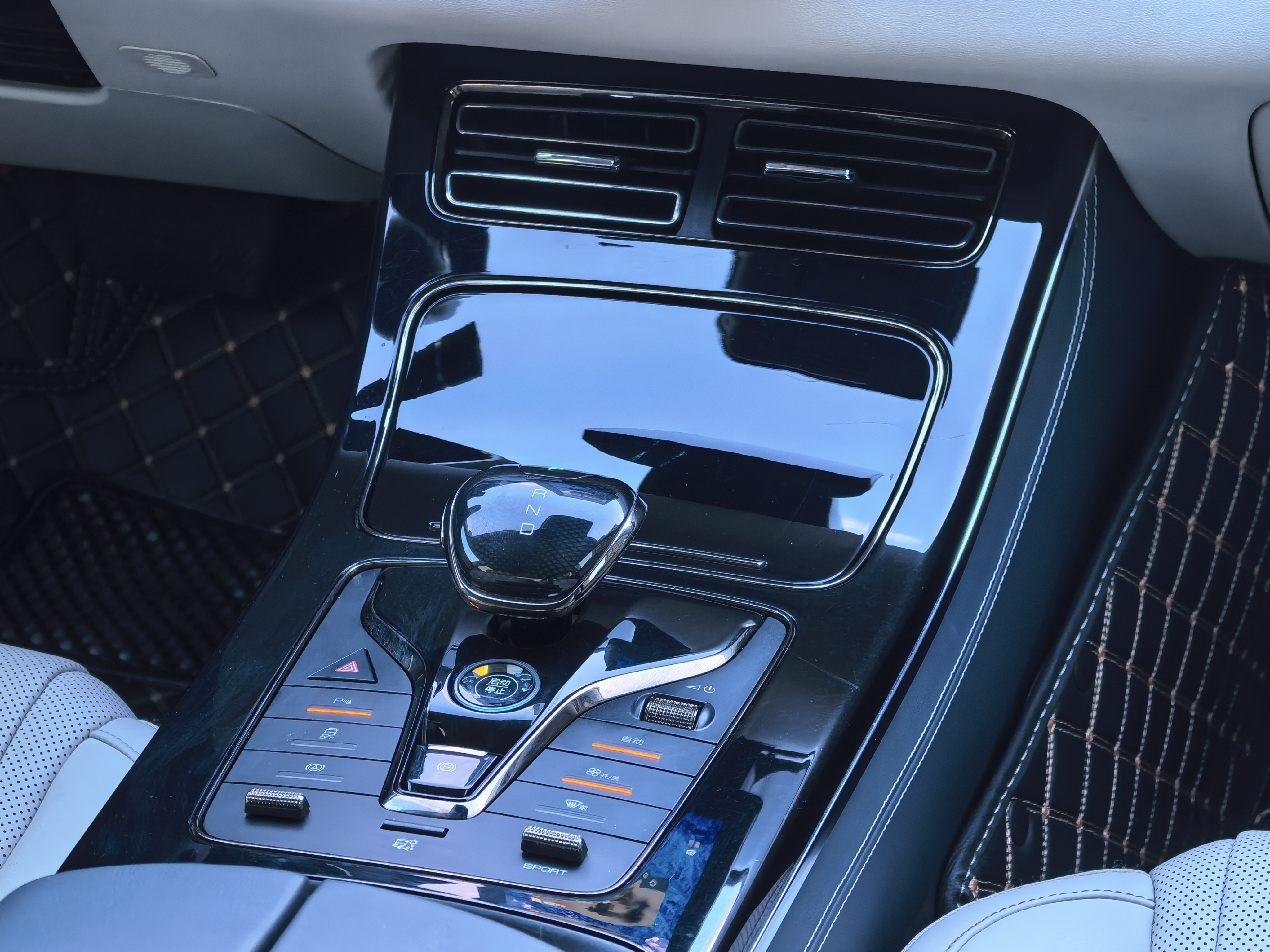 BYD e9 2021 #16 BYD e9 2021 car image #16