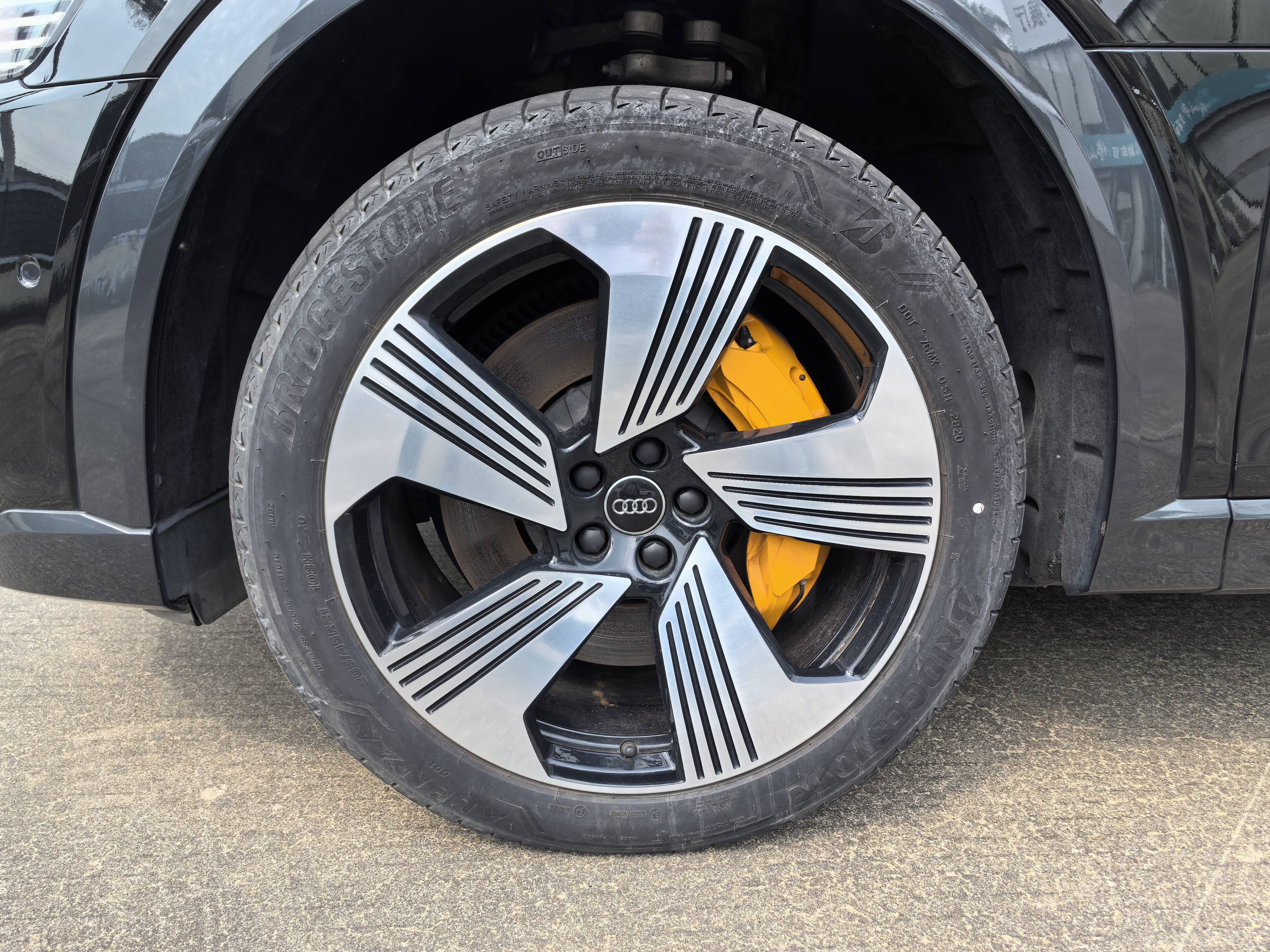 Audi e-tron (Imported) 2022 car image #16