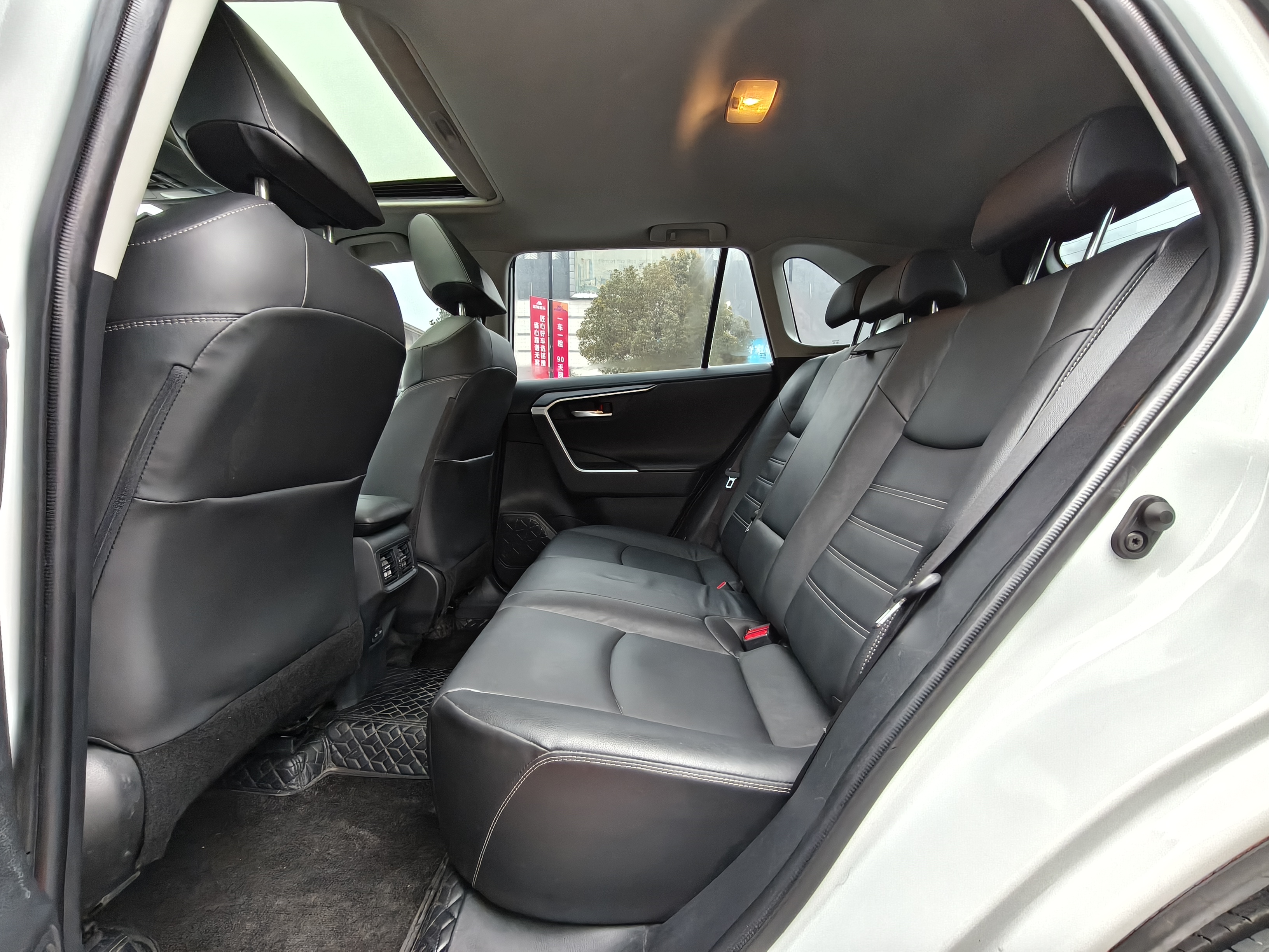 Toyota RAV4 2021 car image #16