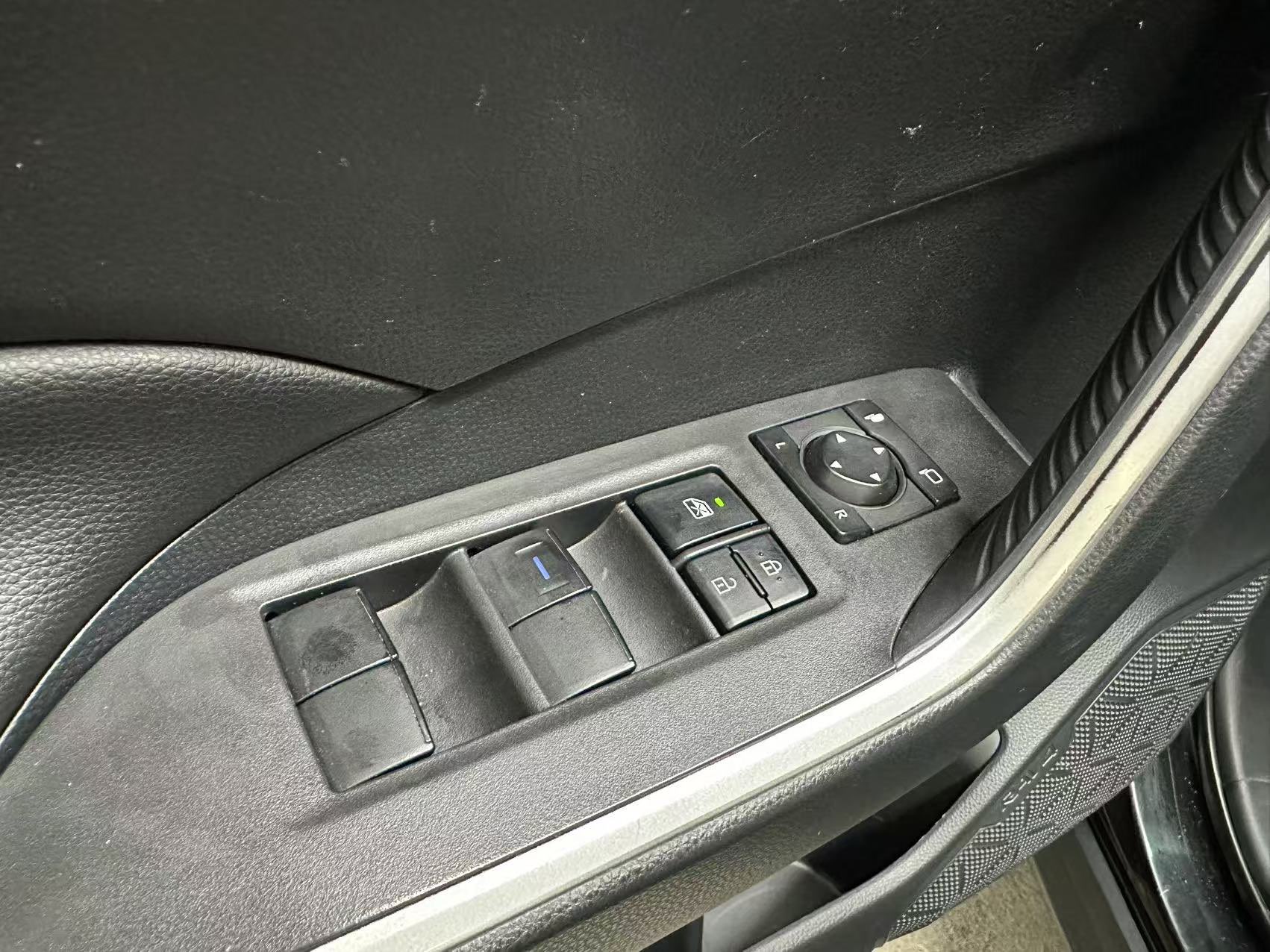 Toyota RAV4 Hybird E+ 2022 #16 Toyota RAV4 Hybird E+ 2022 car image #16