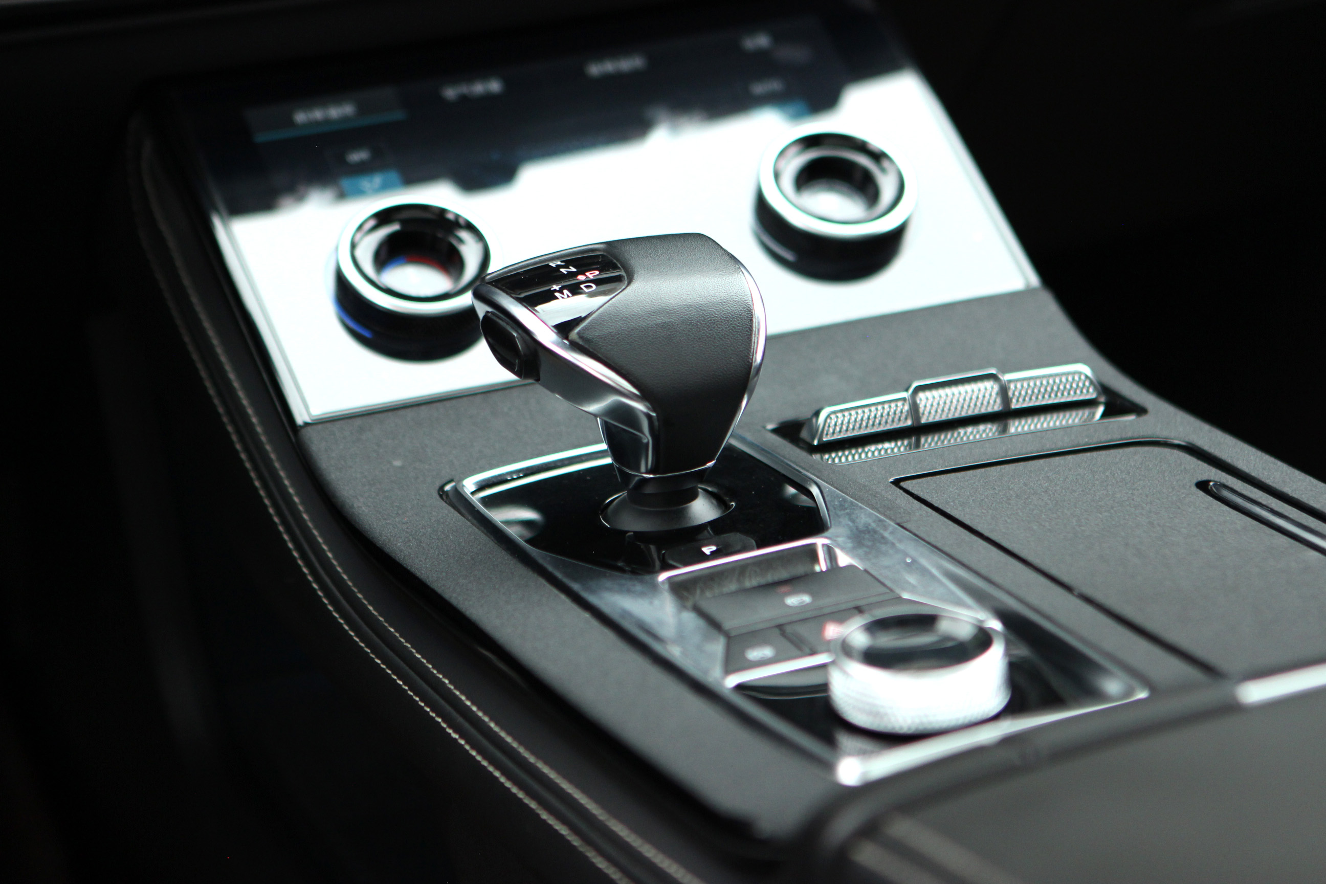 X70 PLUS 2022 car image #16