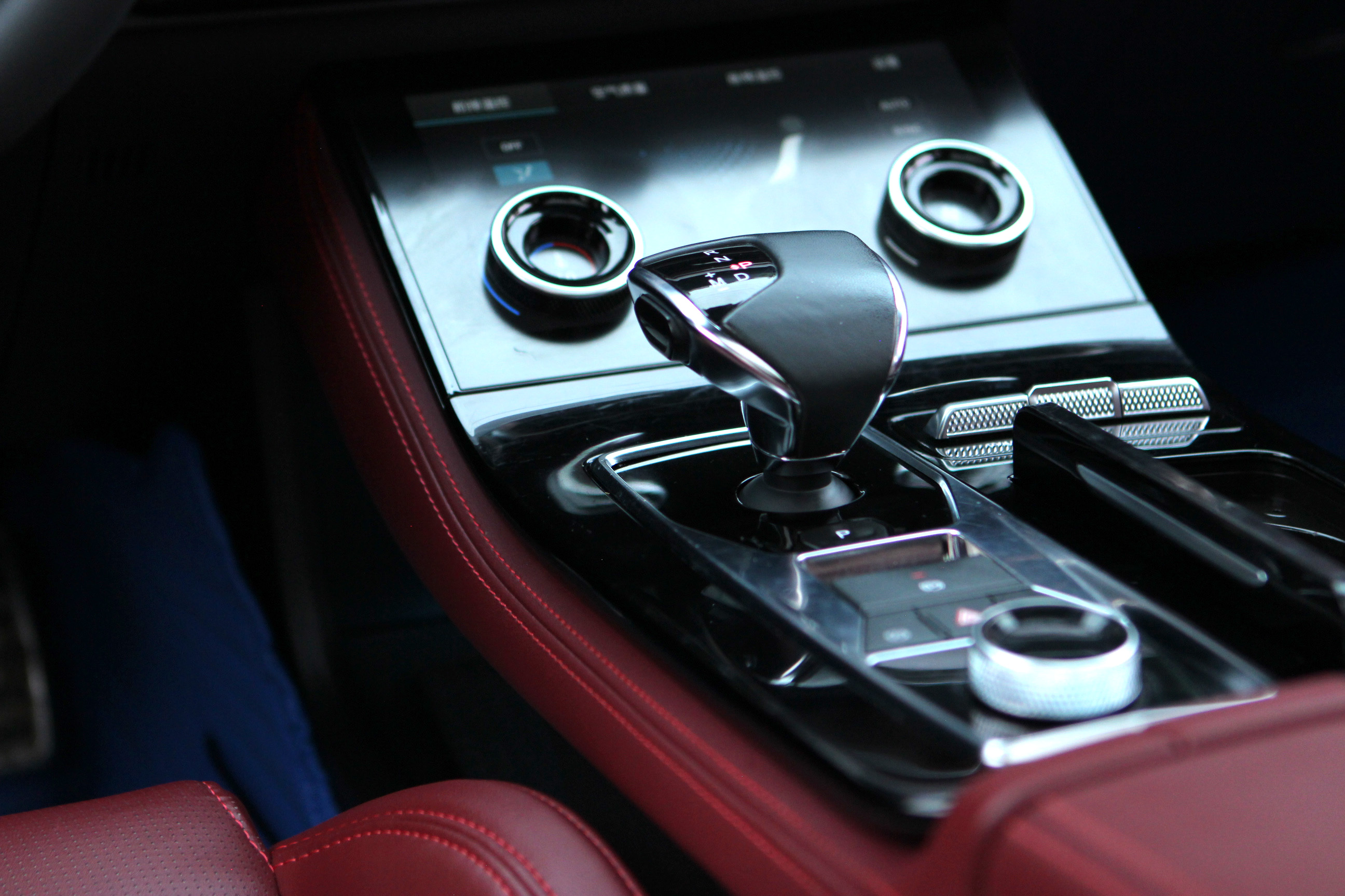 X70 PLUS 2022 car image #16