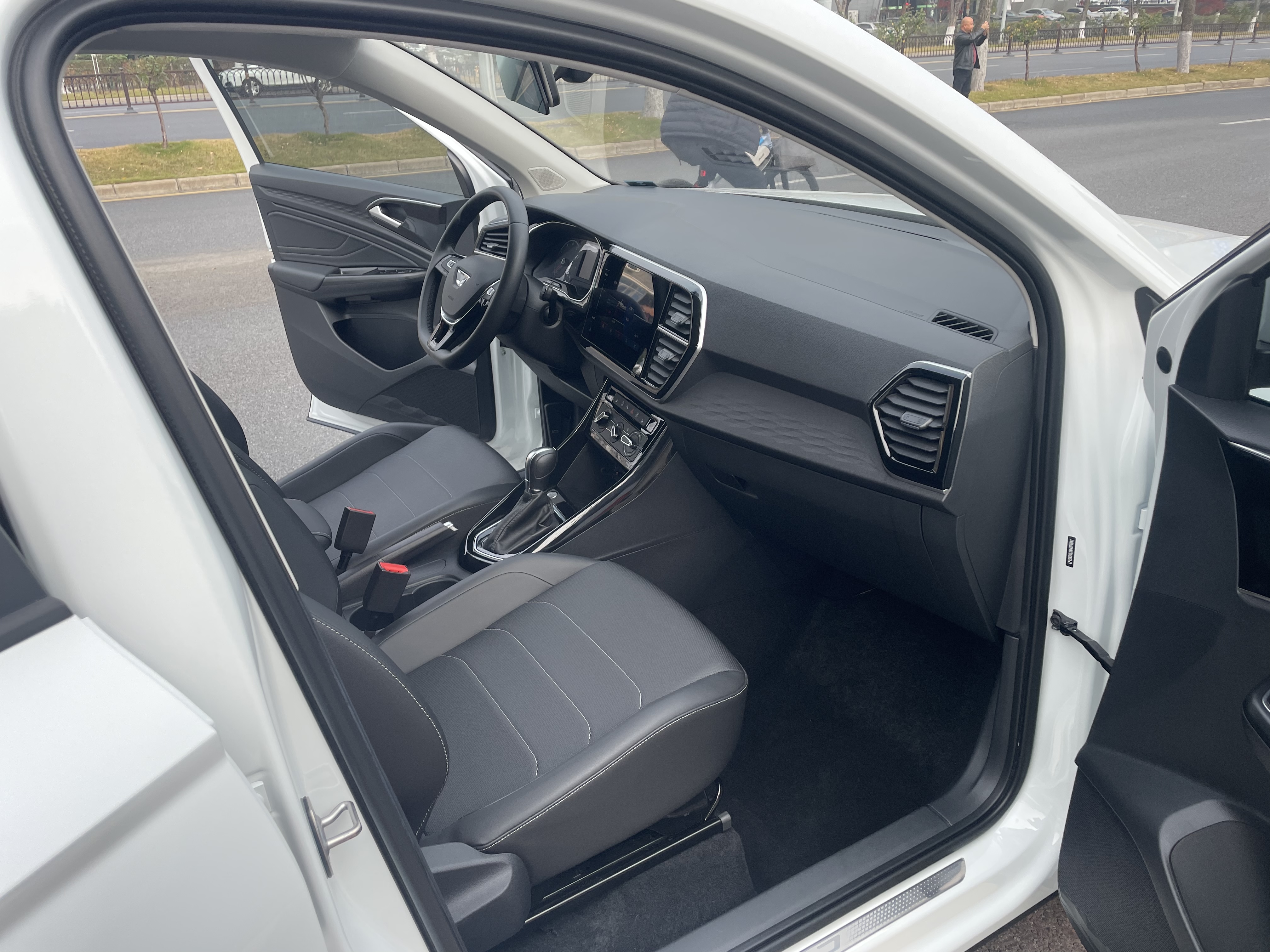 VS5 2021 car image #16
