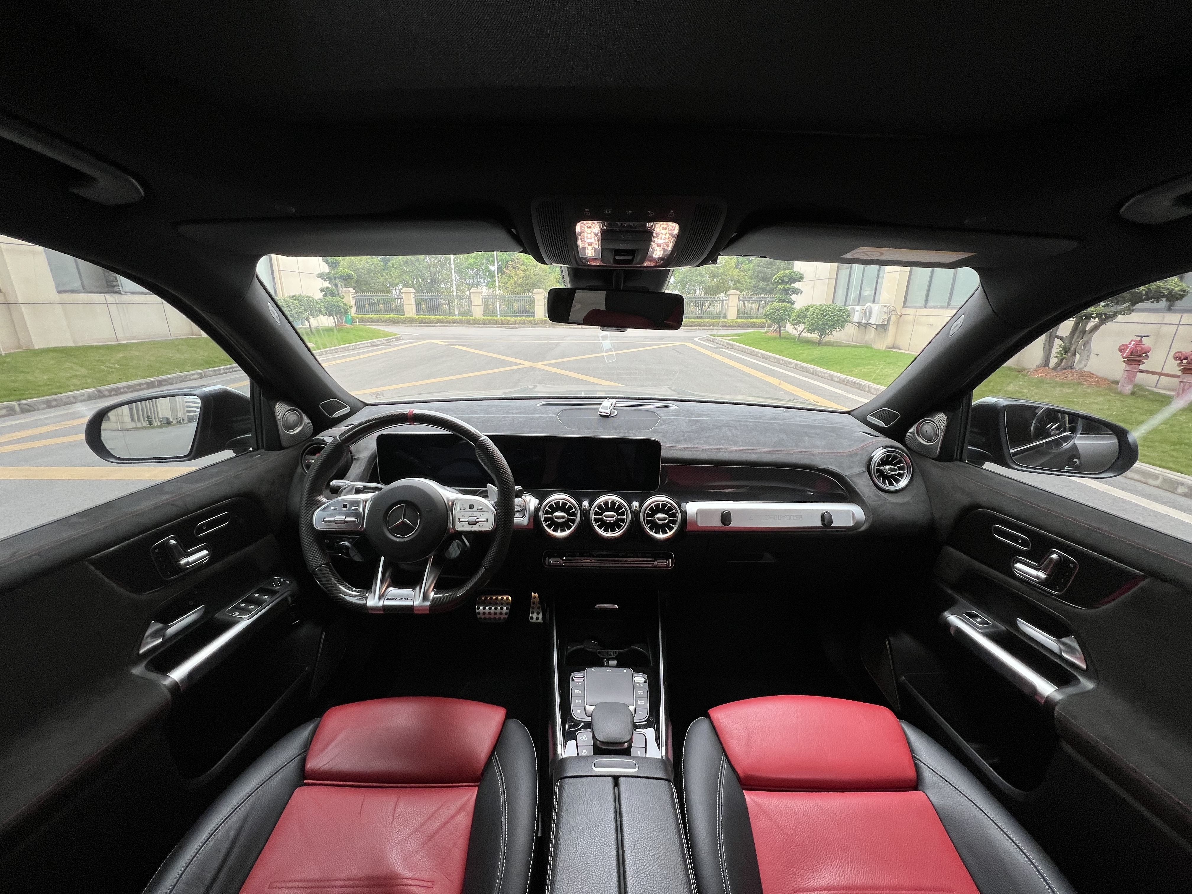 Mercedes-Benz GLB AMG 2021 صورة سيارة #16