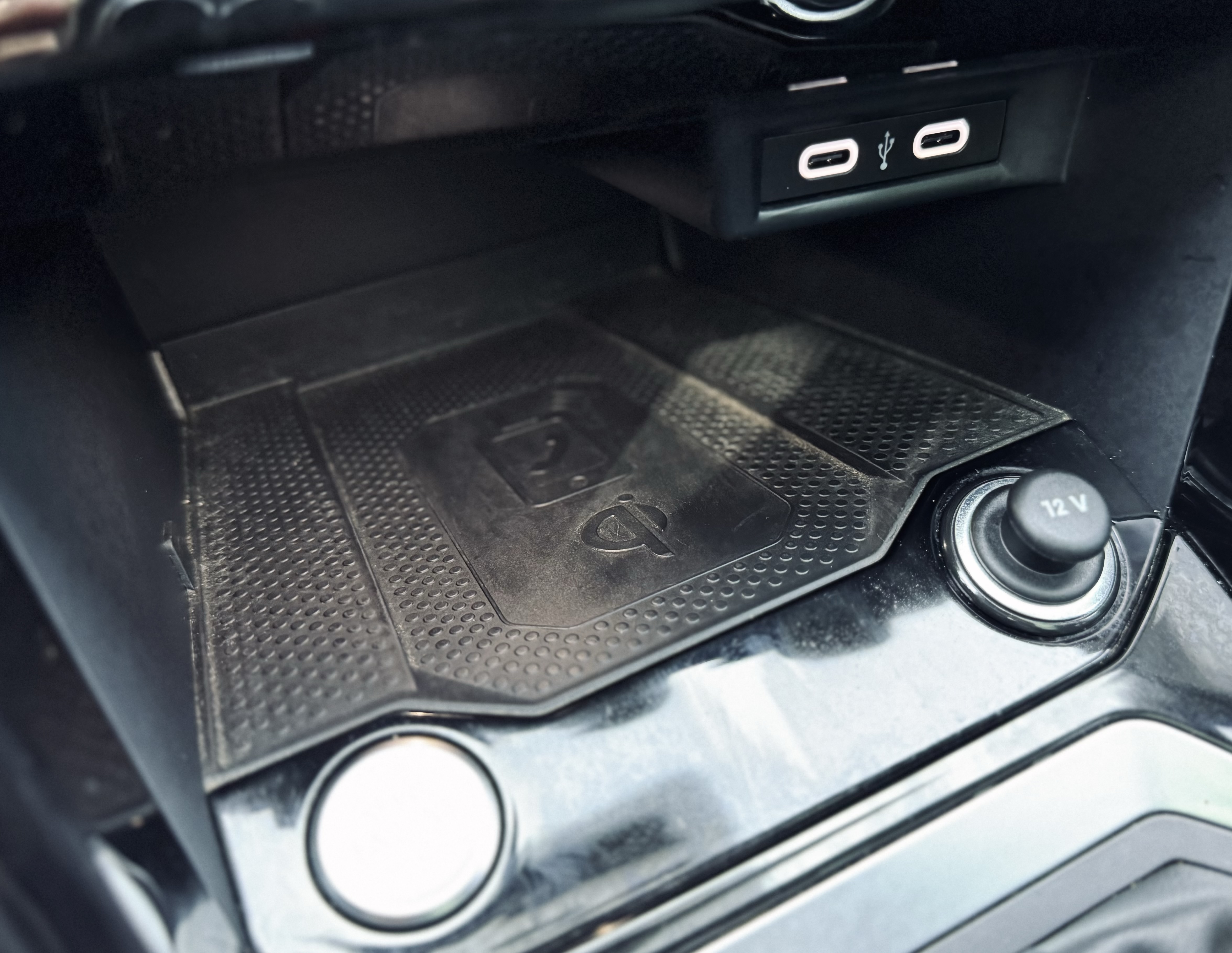 Volkswagen T-Roc 2022 car image #16