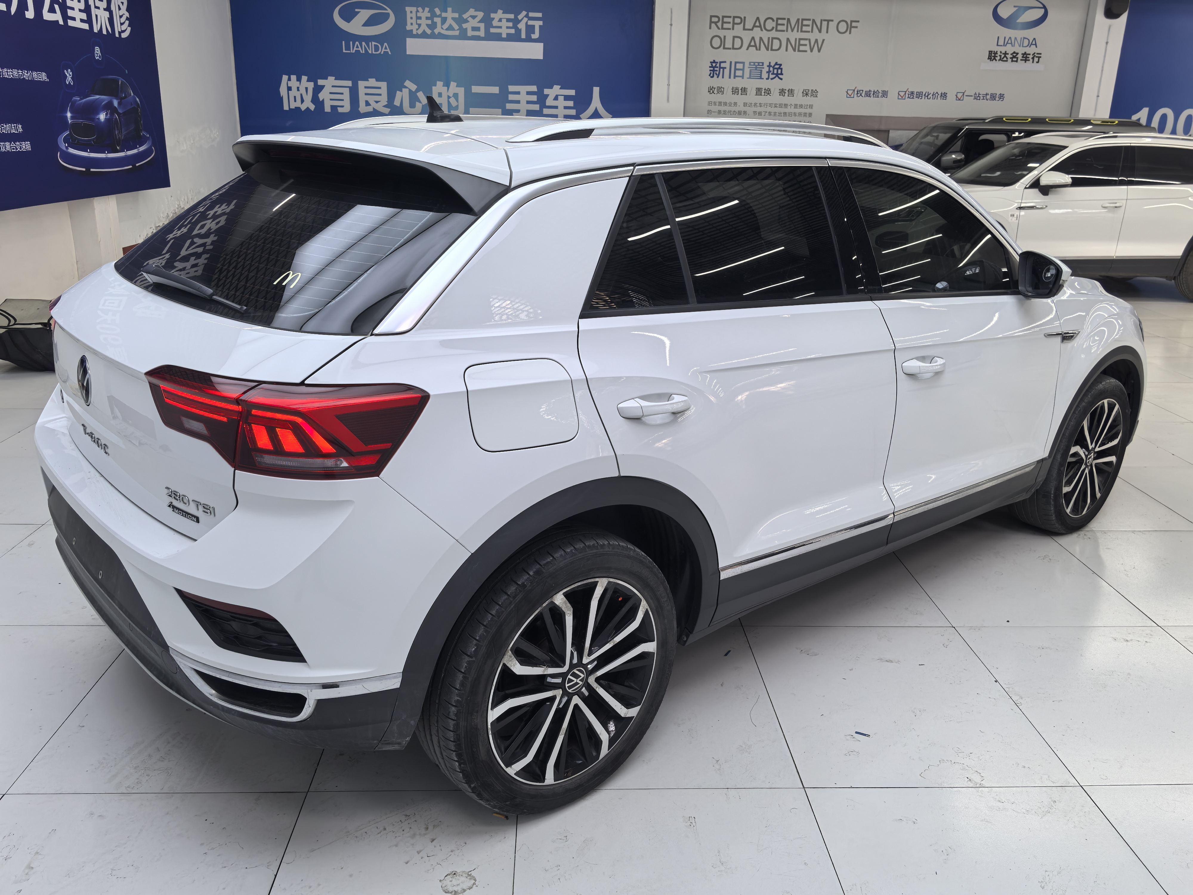 T-Roc 2022 car image #16