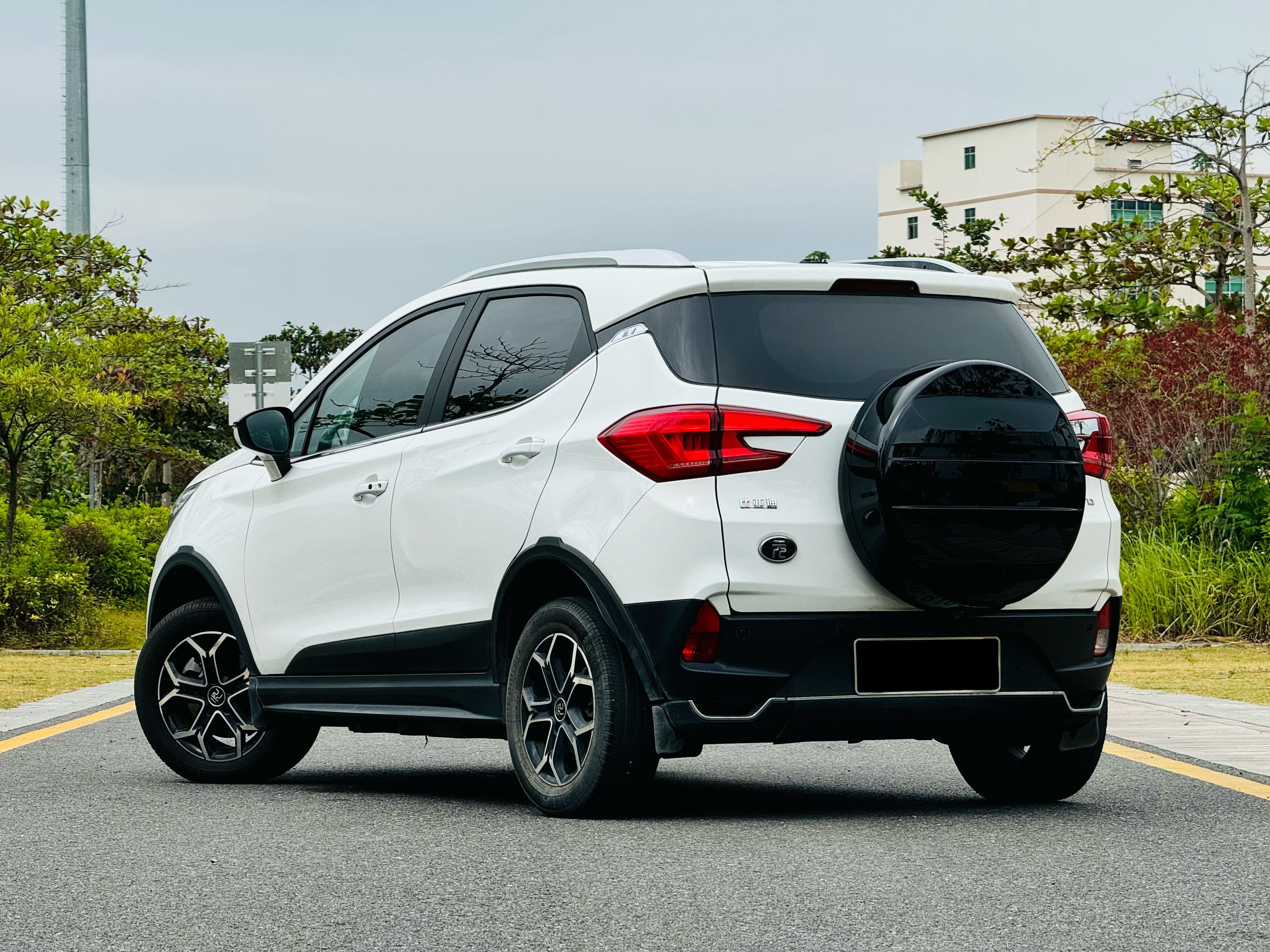 BYD Yuan 2021 car image #16