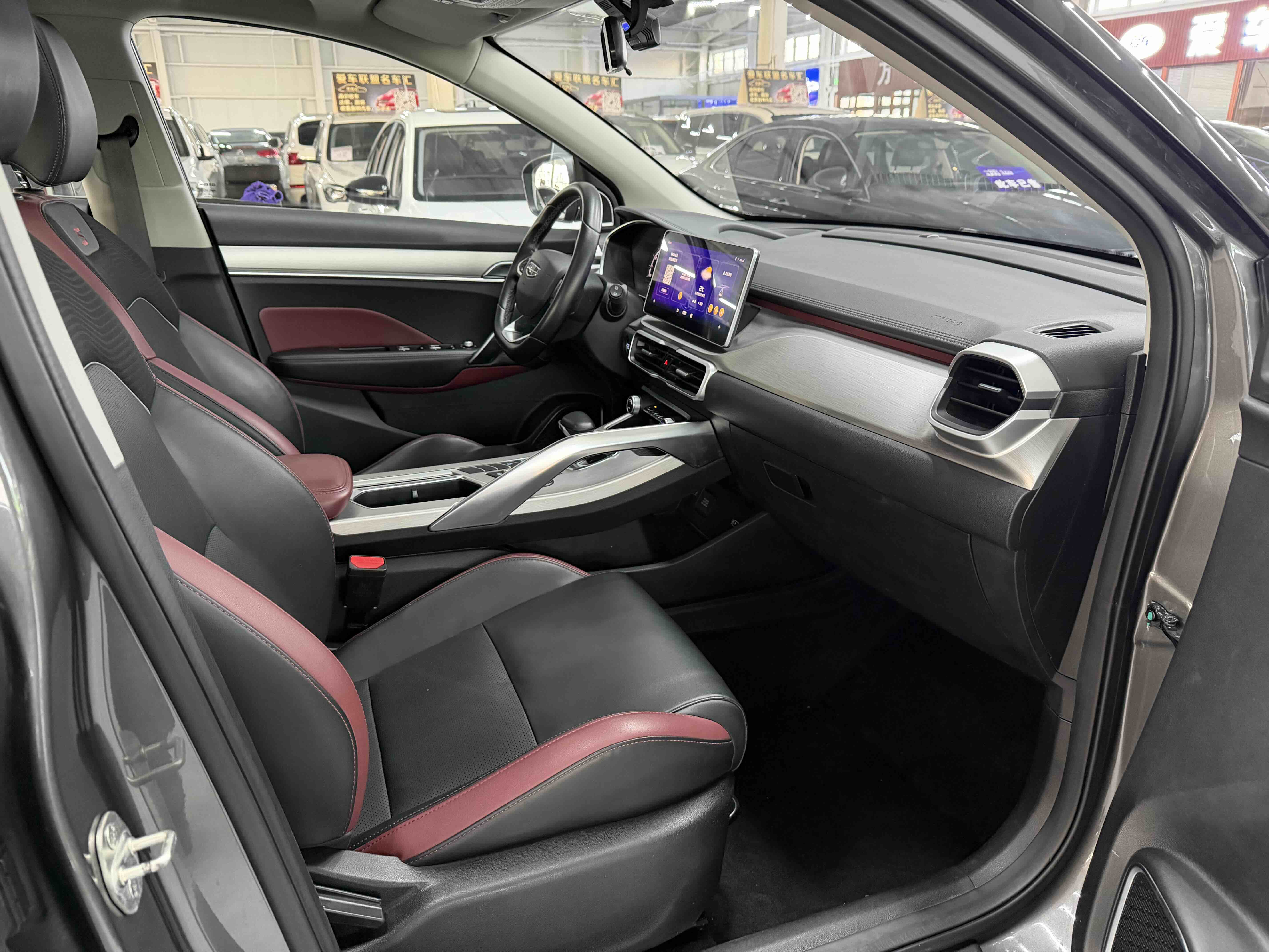 GEELY Coolray 2022 car image #16