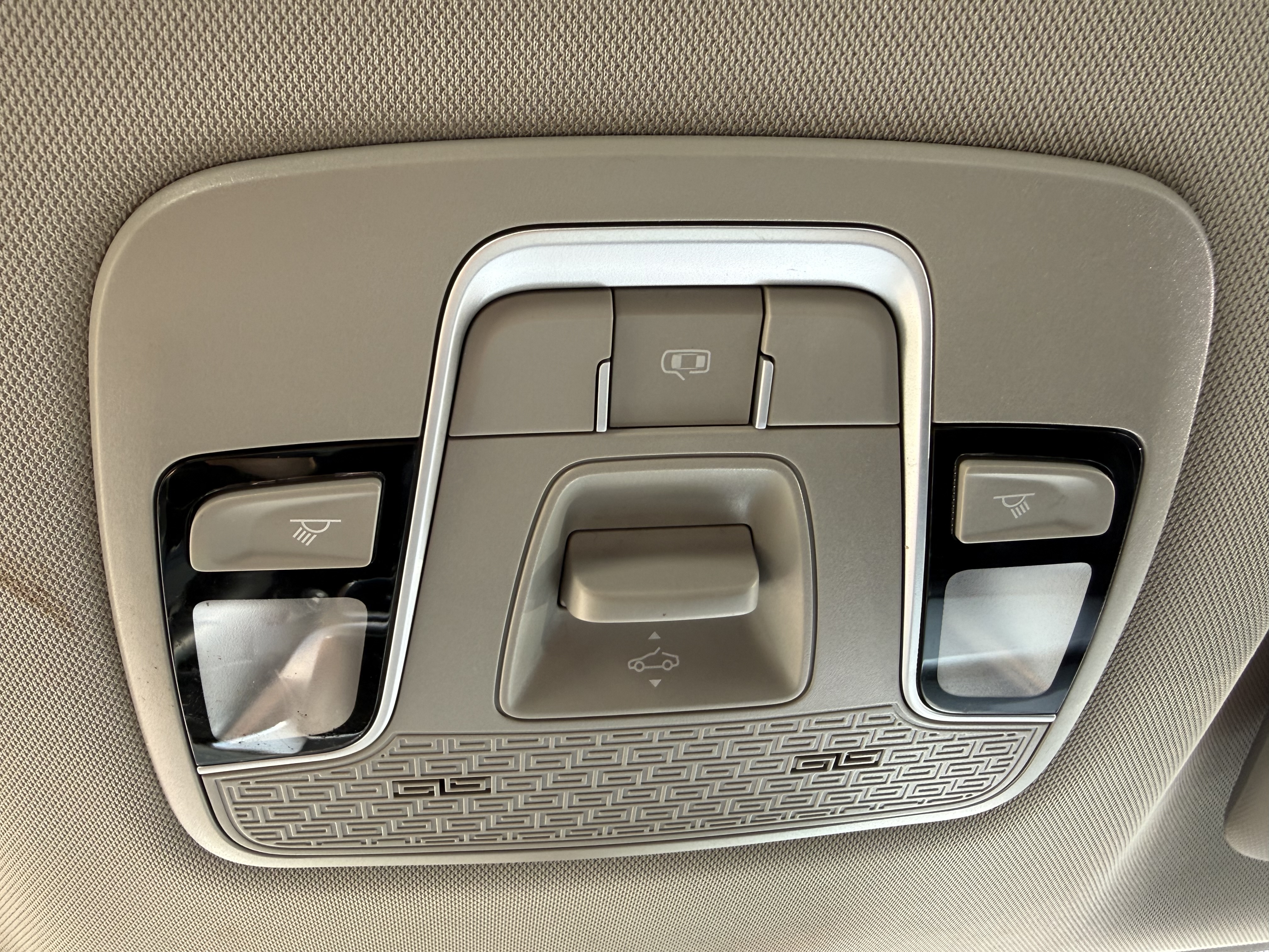 GEELY Coolray 2022 #16 GEELY Coolray 2022 car image #16