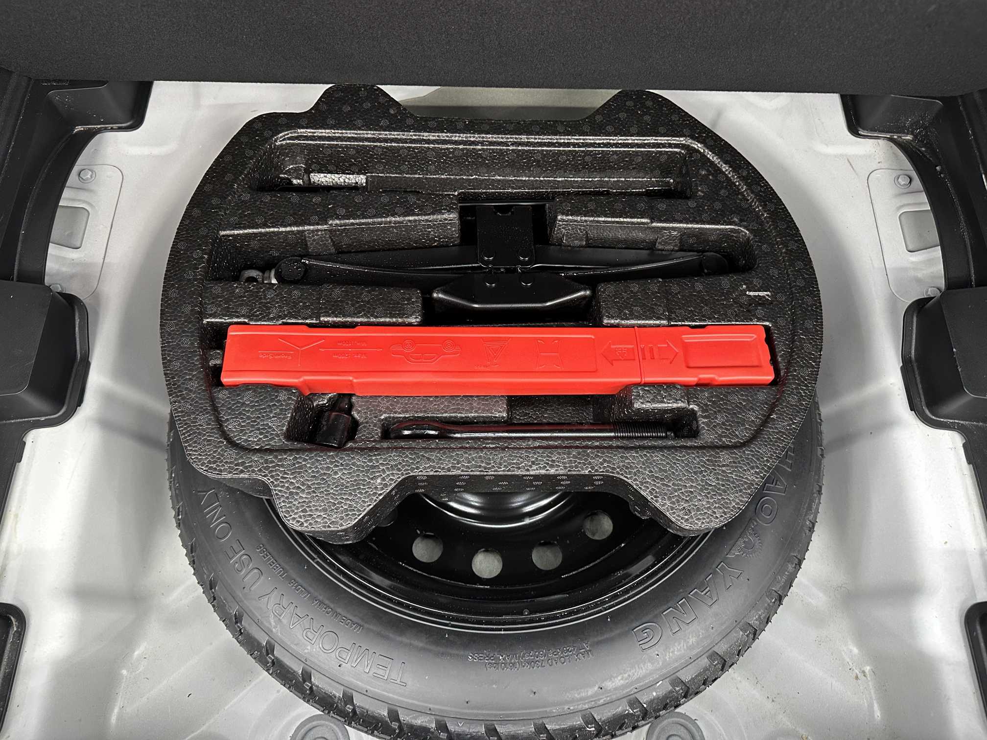 Coolray 2023 car image #16