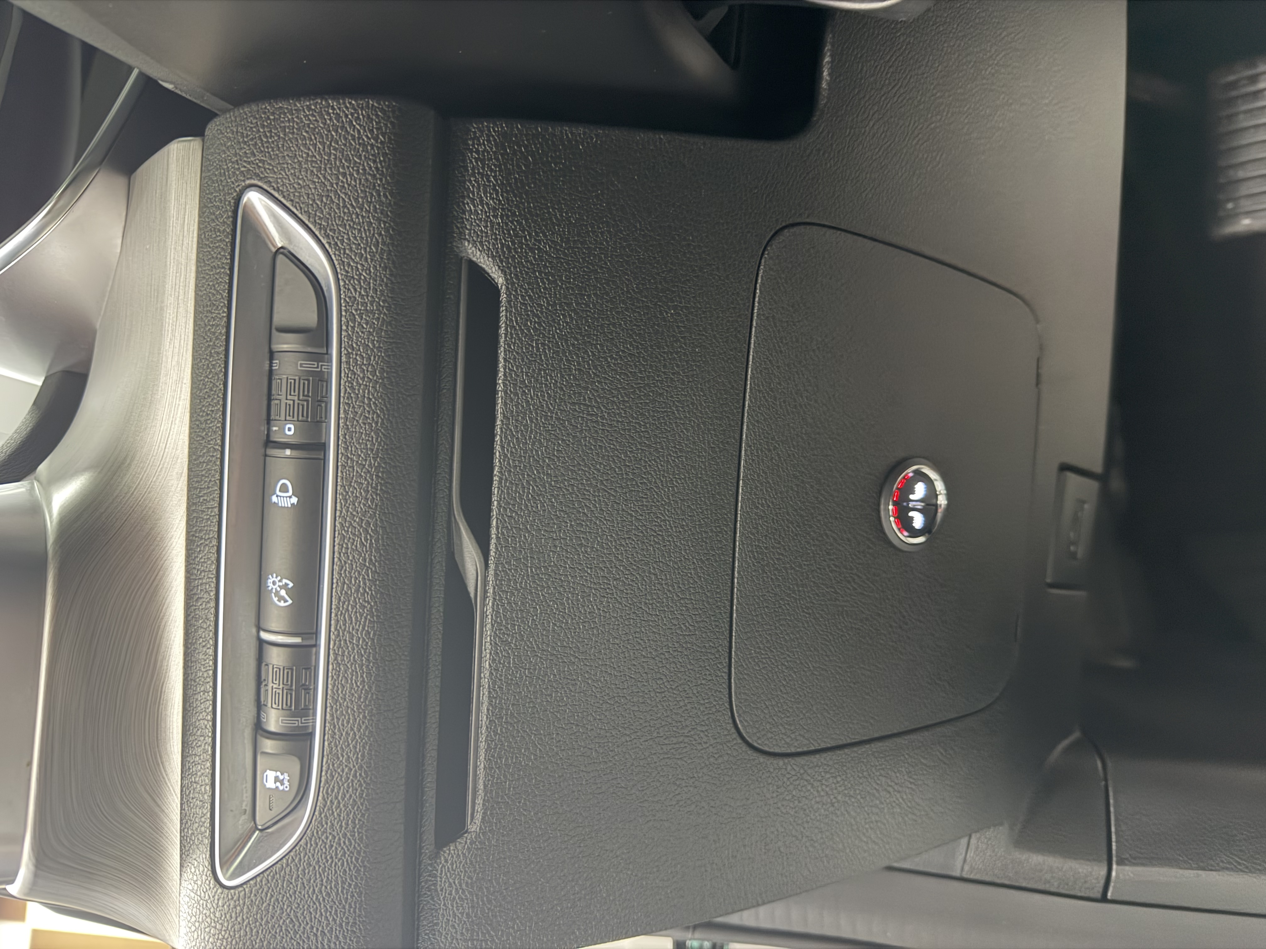 GEELY Coolray 2023 car image #16