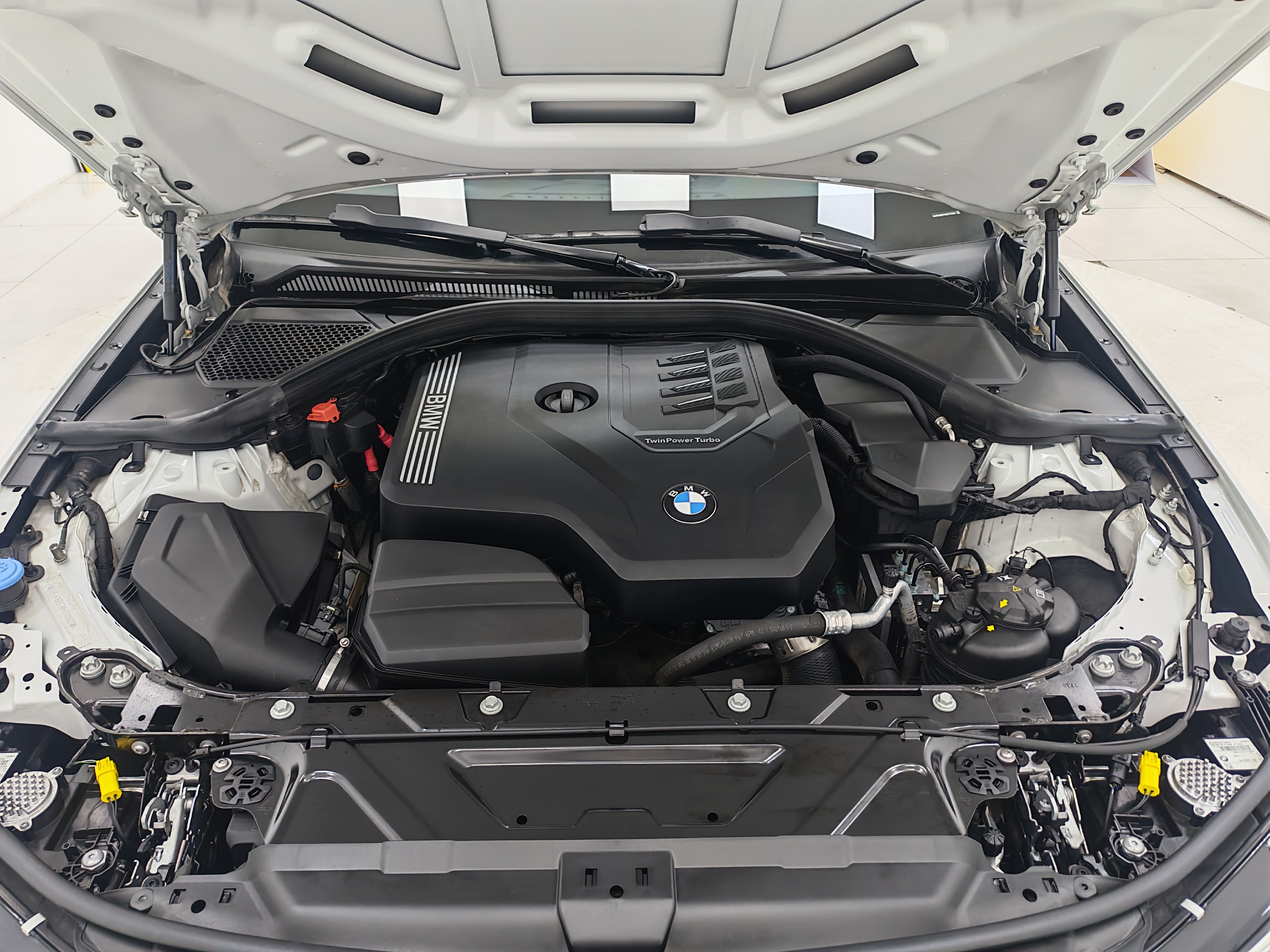 BMW 3 Series 2022 #16 BMW 3 Series 2022 car image #16