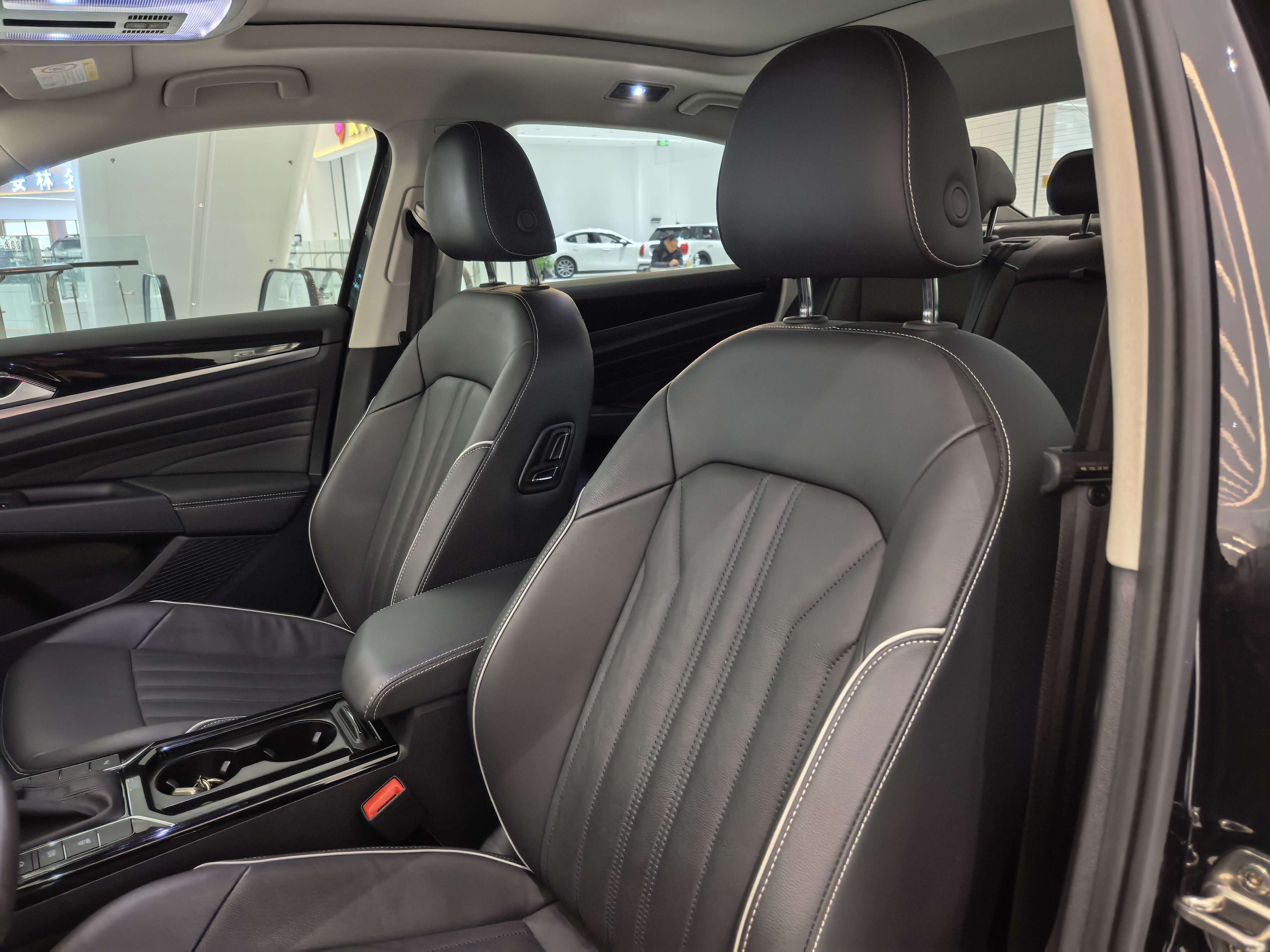 Volkswagen Passat 2021 car image #16