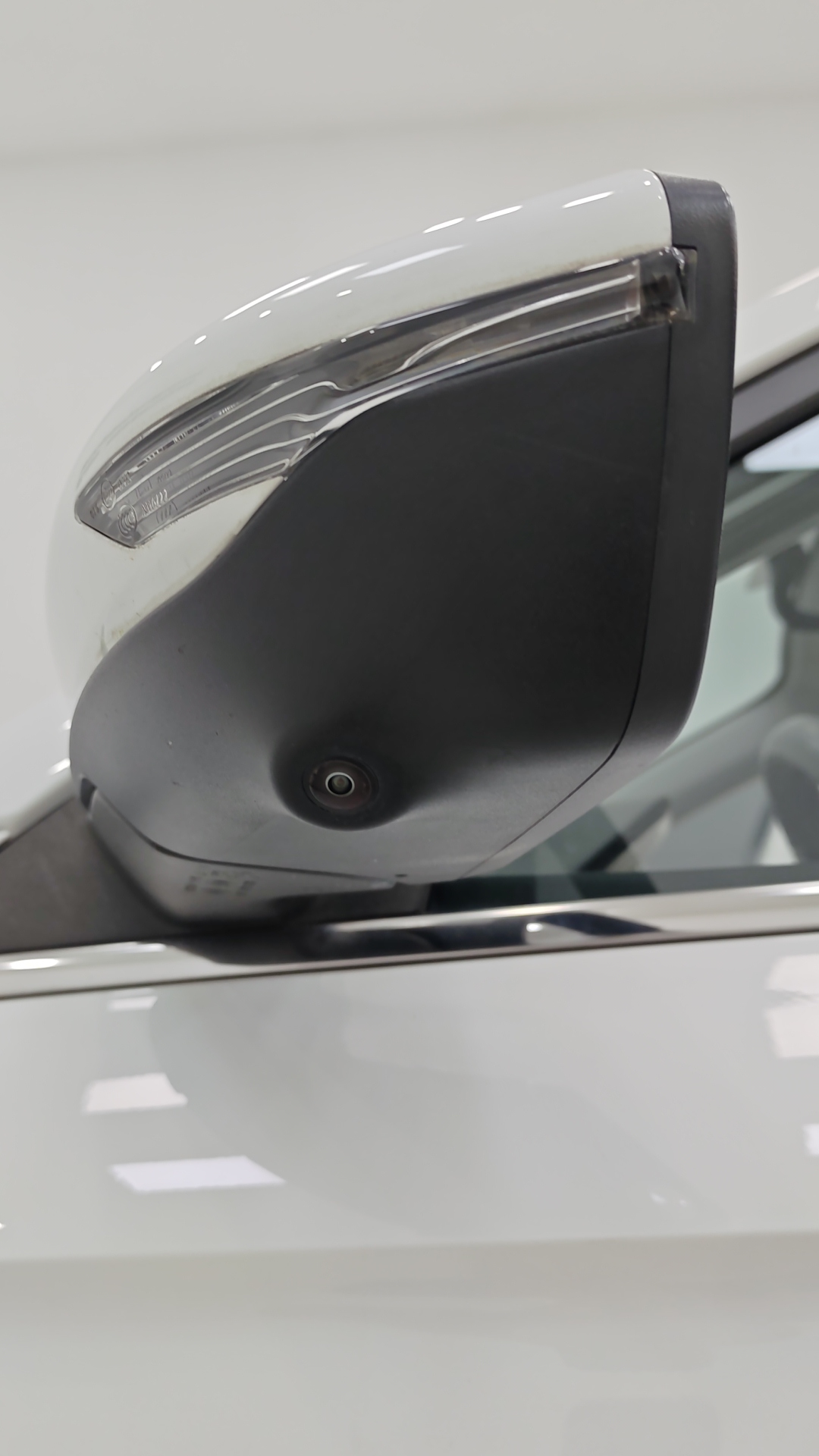 Emgrand 2021 car image #16