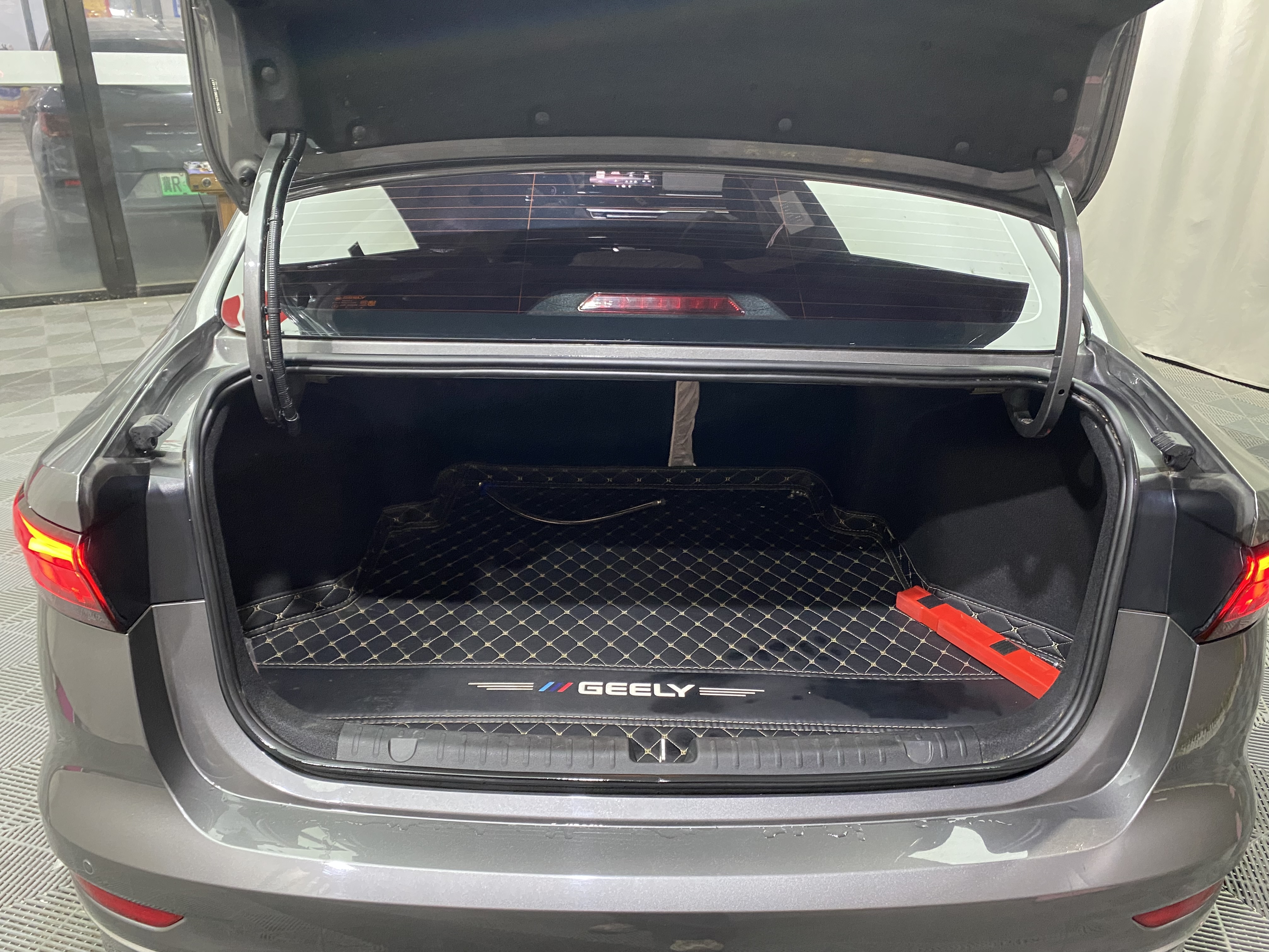 Emgrand 2023 car image #16