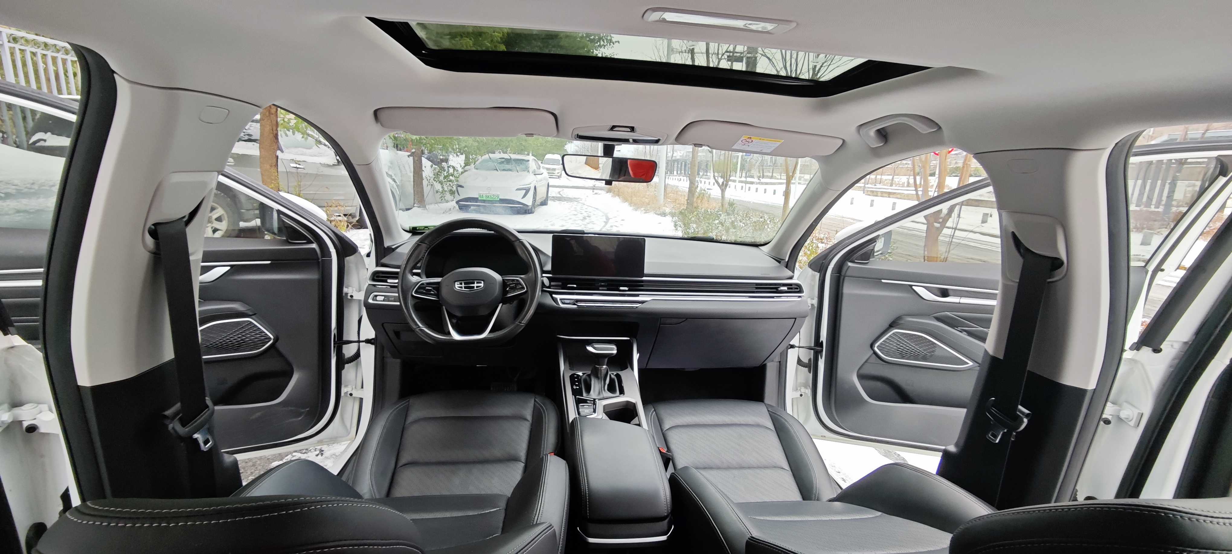 GEELY Emgrand 2022 #16 GEELY Emgrand 2022 car image #16