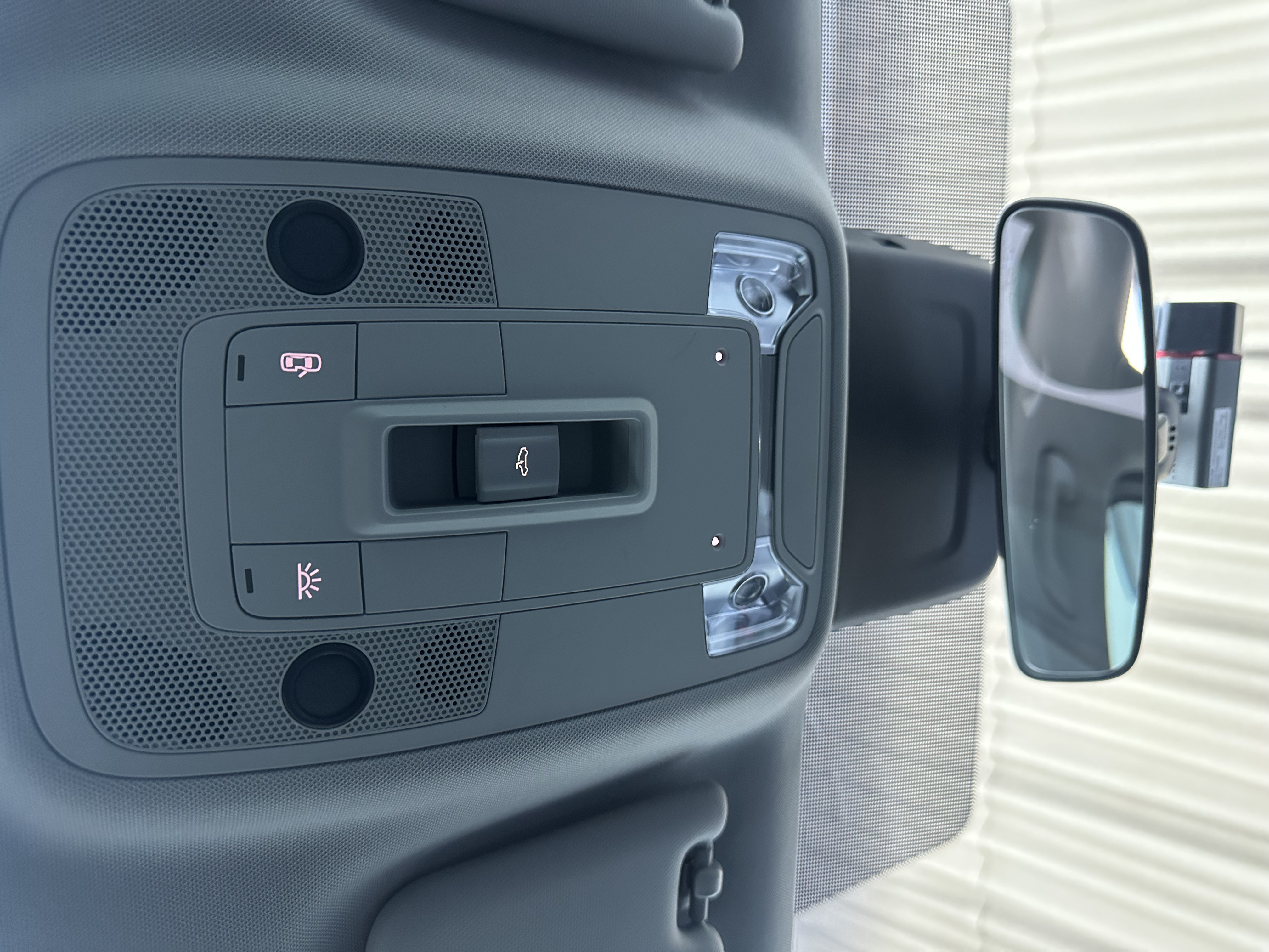 Audi Q2L 2021 car image #16