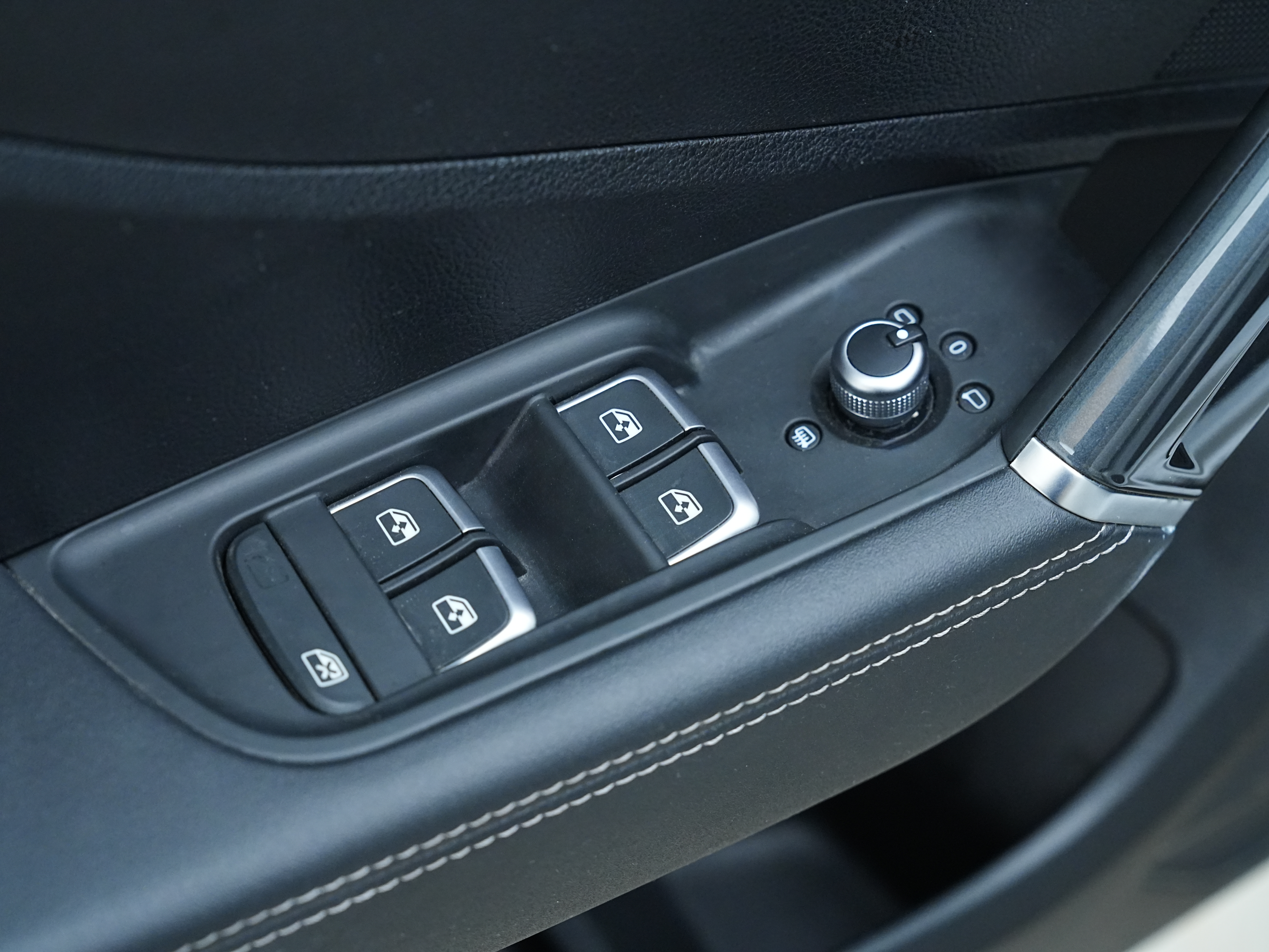 Audi Q2L 2023 imagem de carro #16