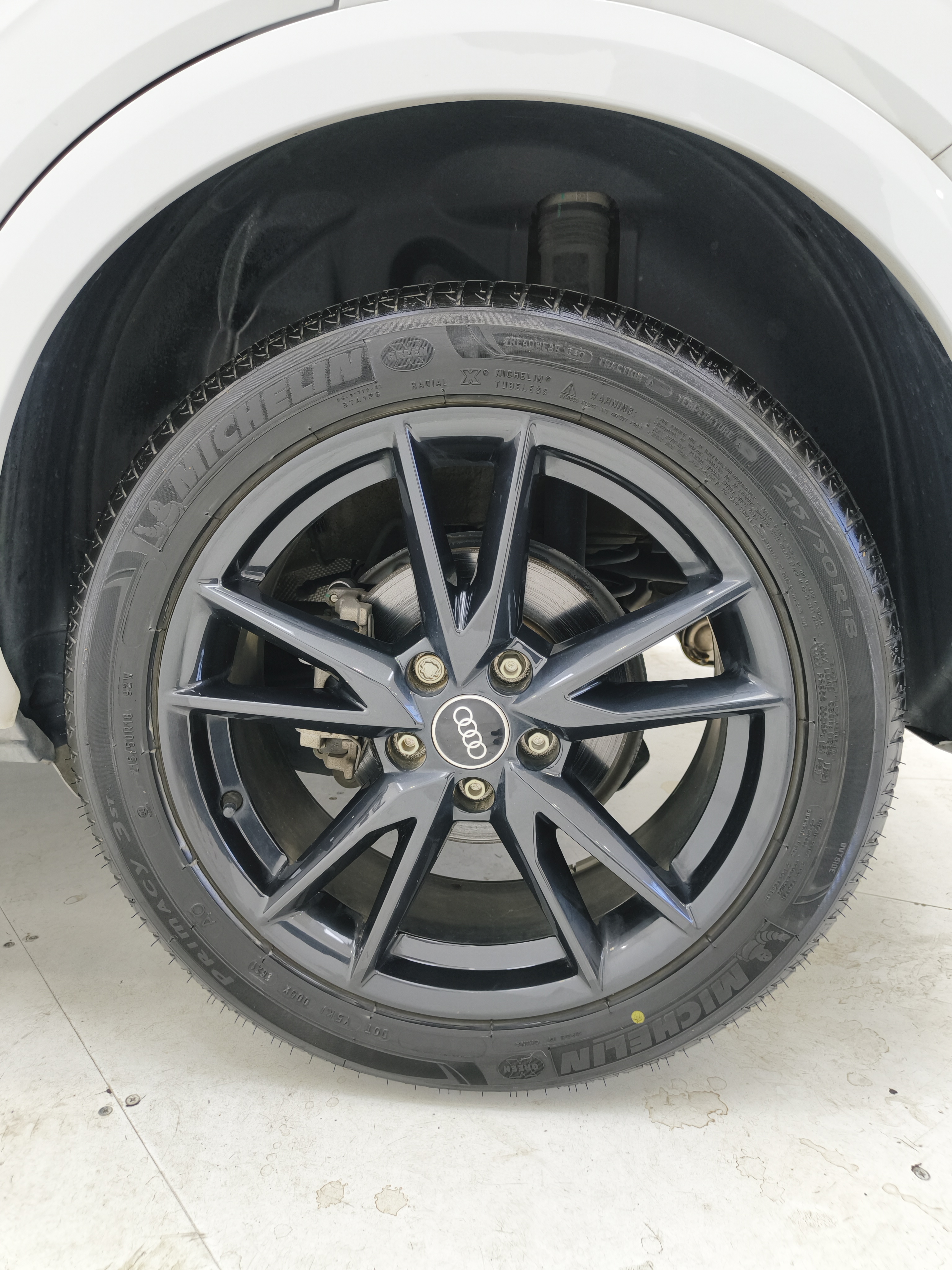 Audi Q2L 2022 car image #16