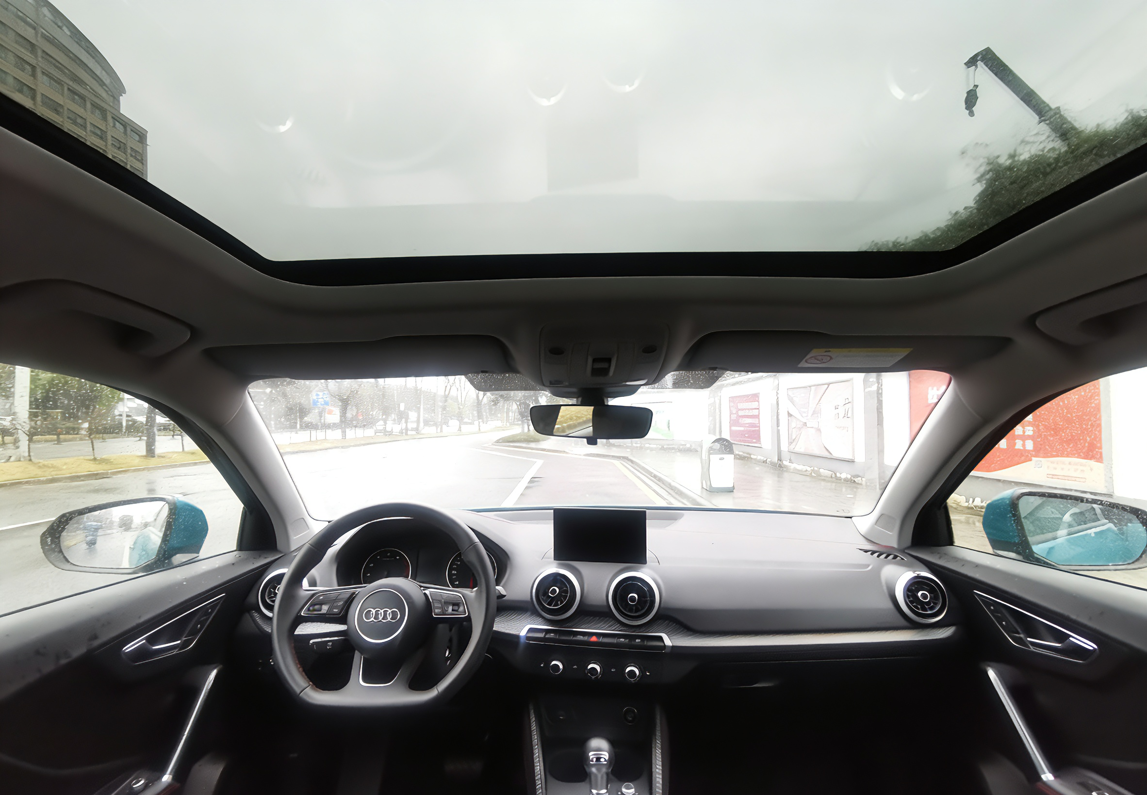 Audi Q2L 2022 car image #16
