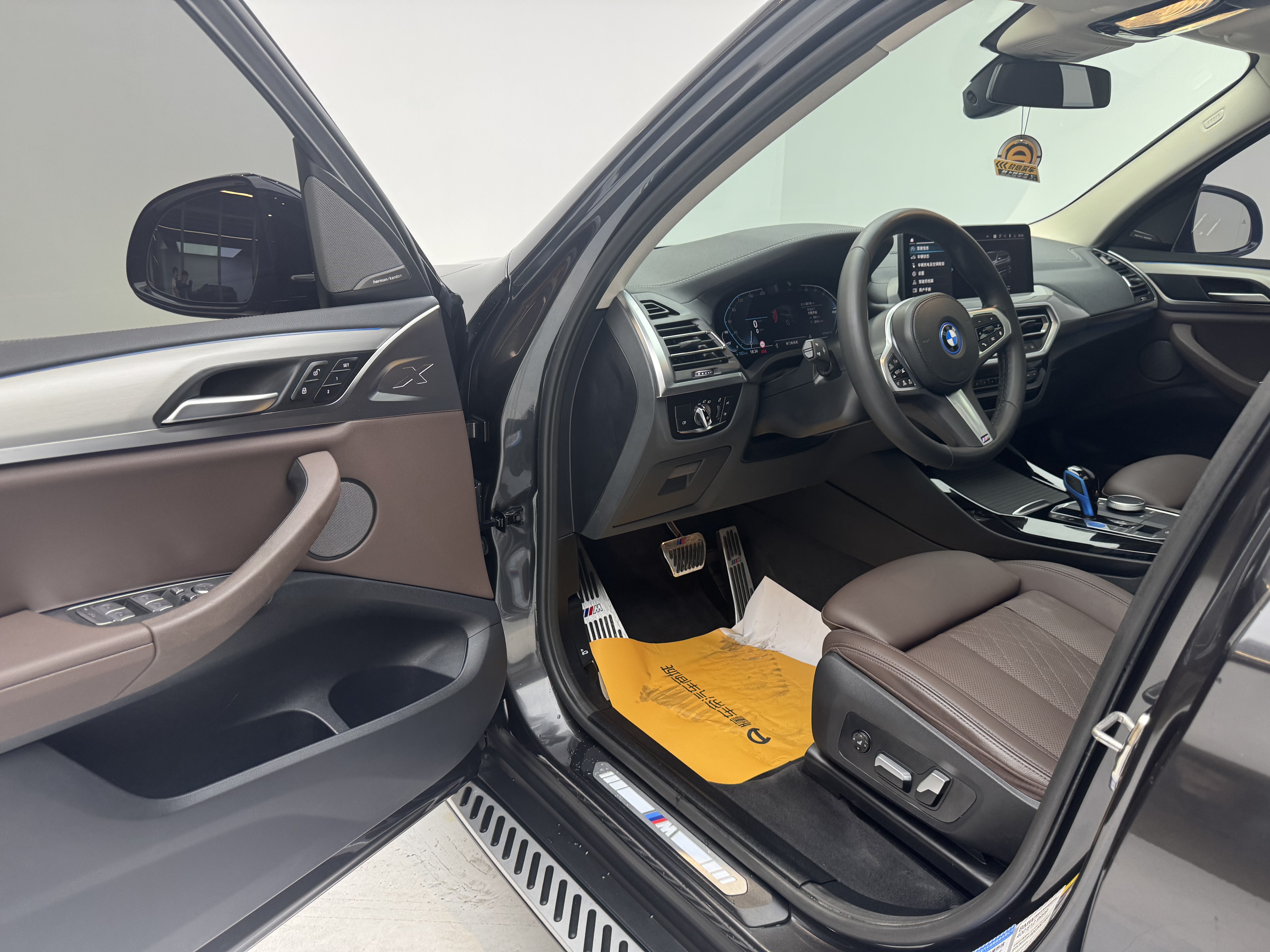 BMW iX3 2022 car image #16