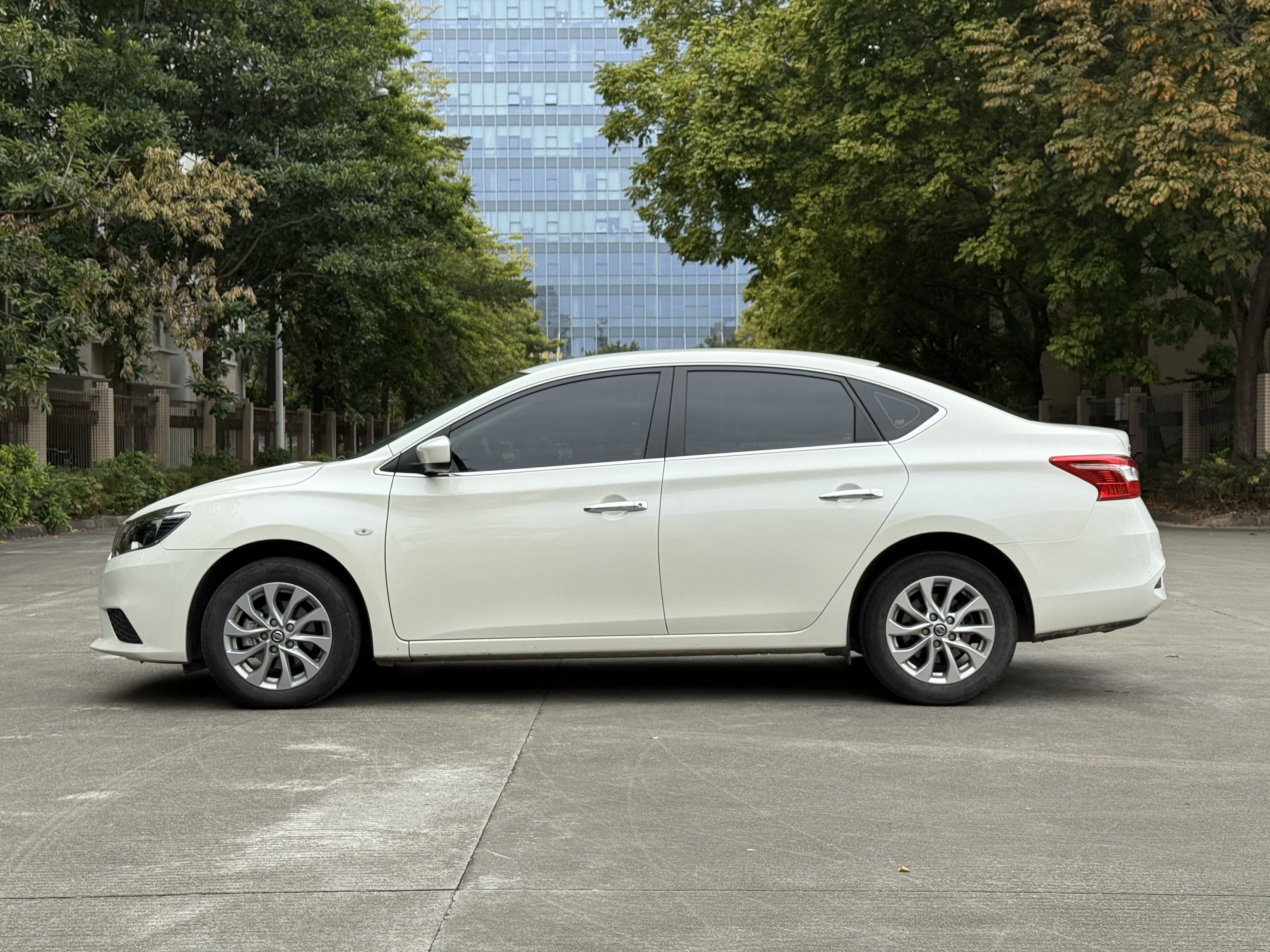 Nissan Sylphy 2023 #16 Nissan Sylphy 2023 car image #16