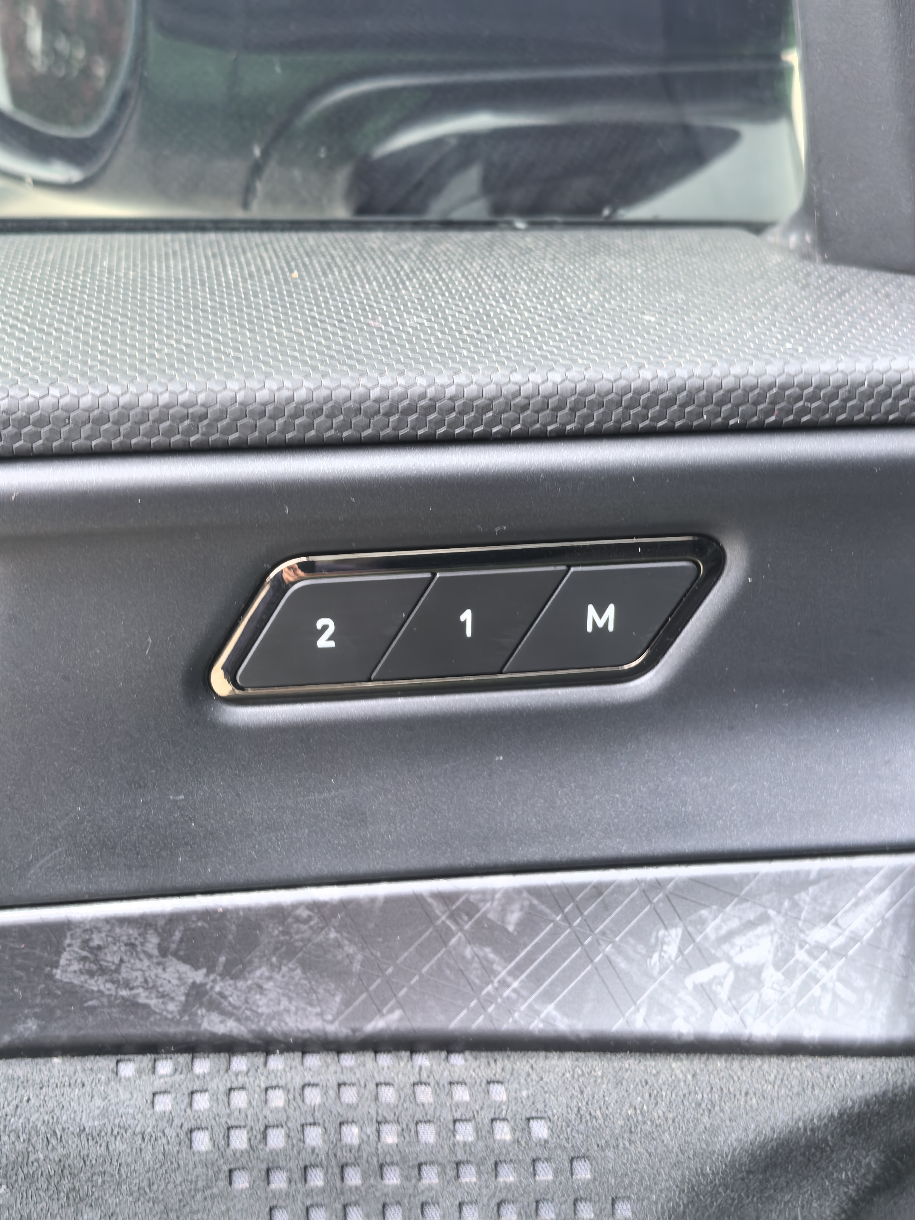 Lynk & Co 05 2022 car image #16